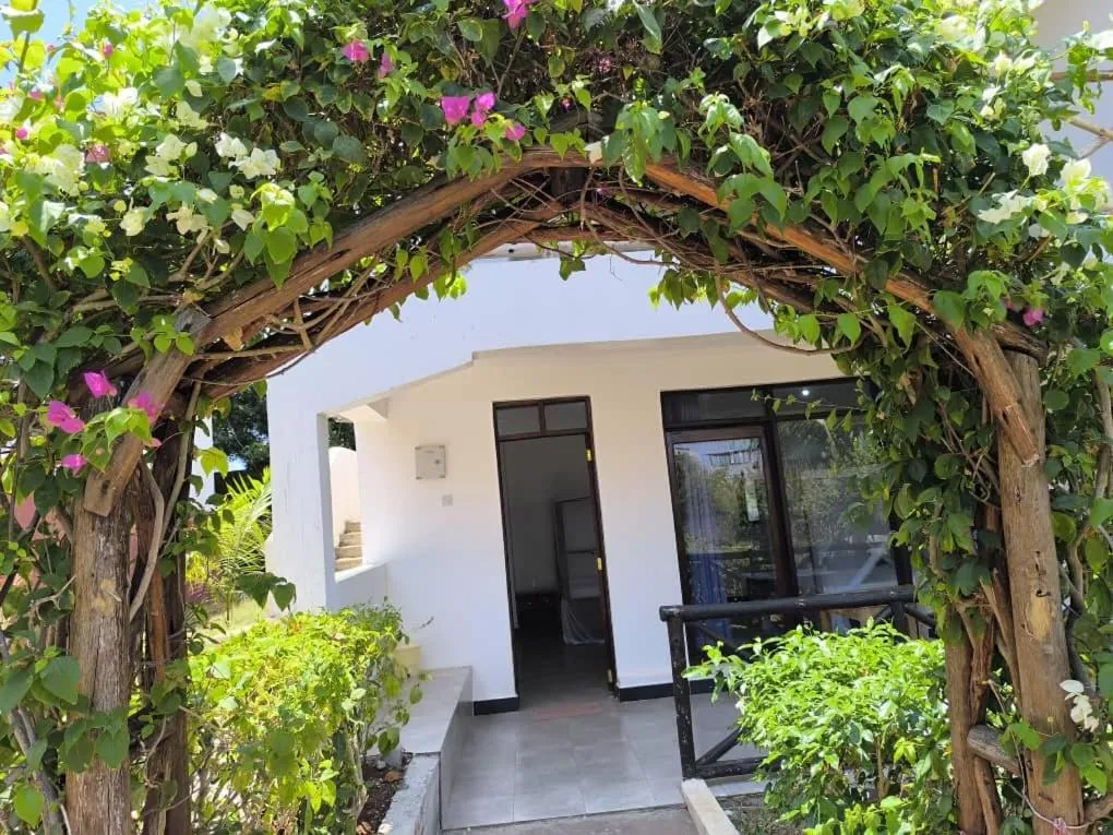 Facade/entrance in Majani Breeze