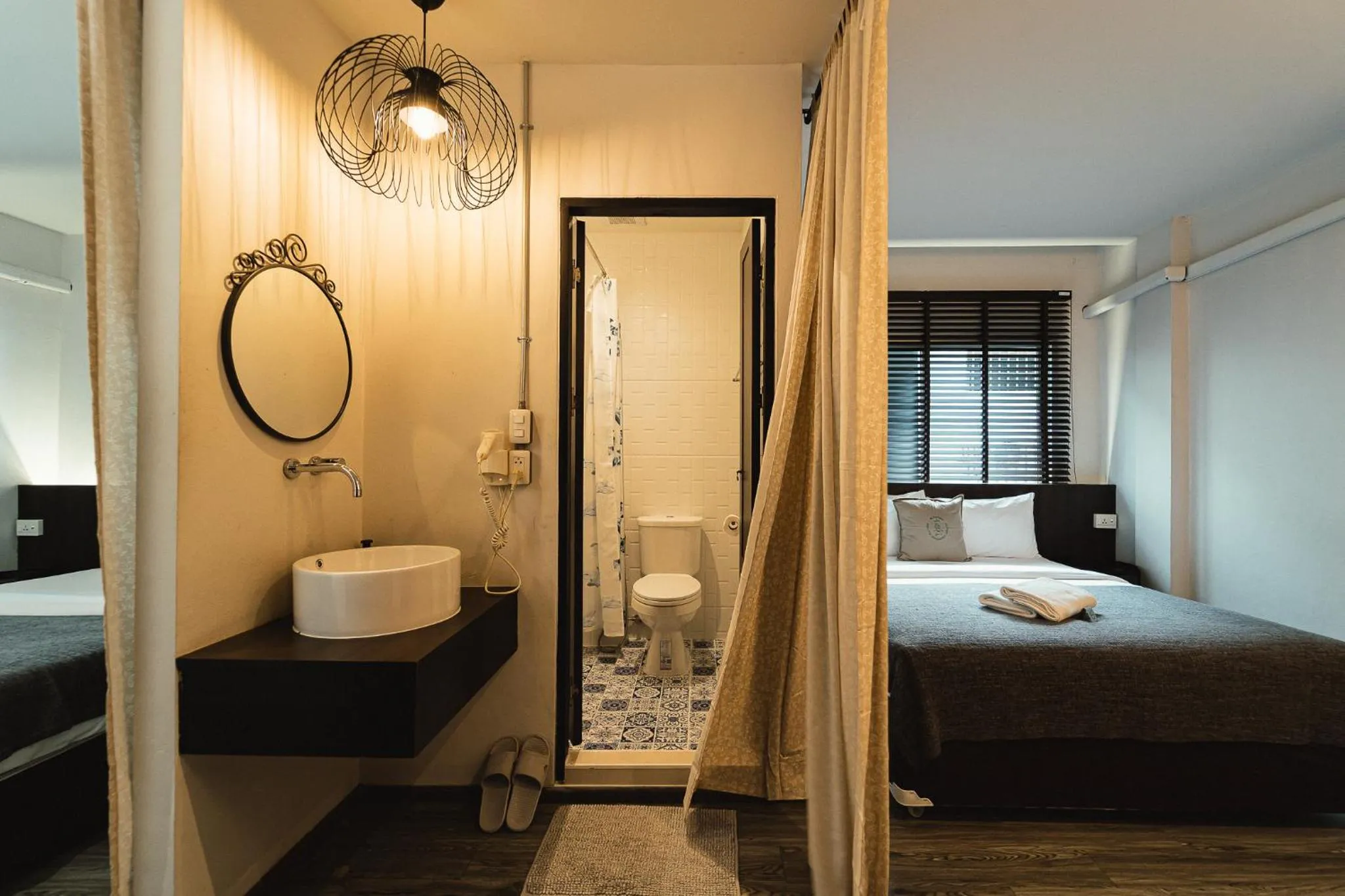 Bedroom, Bed in Tim Mansion