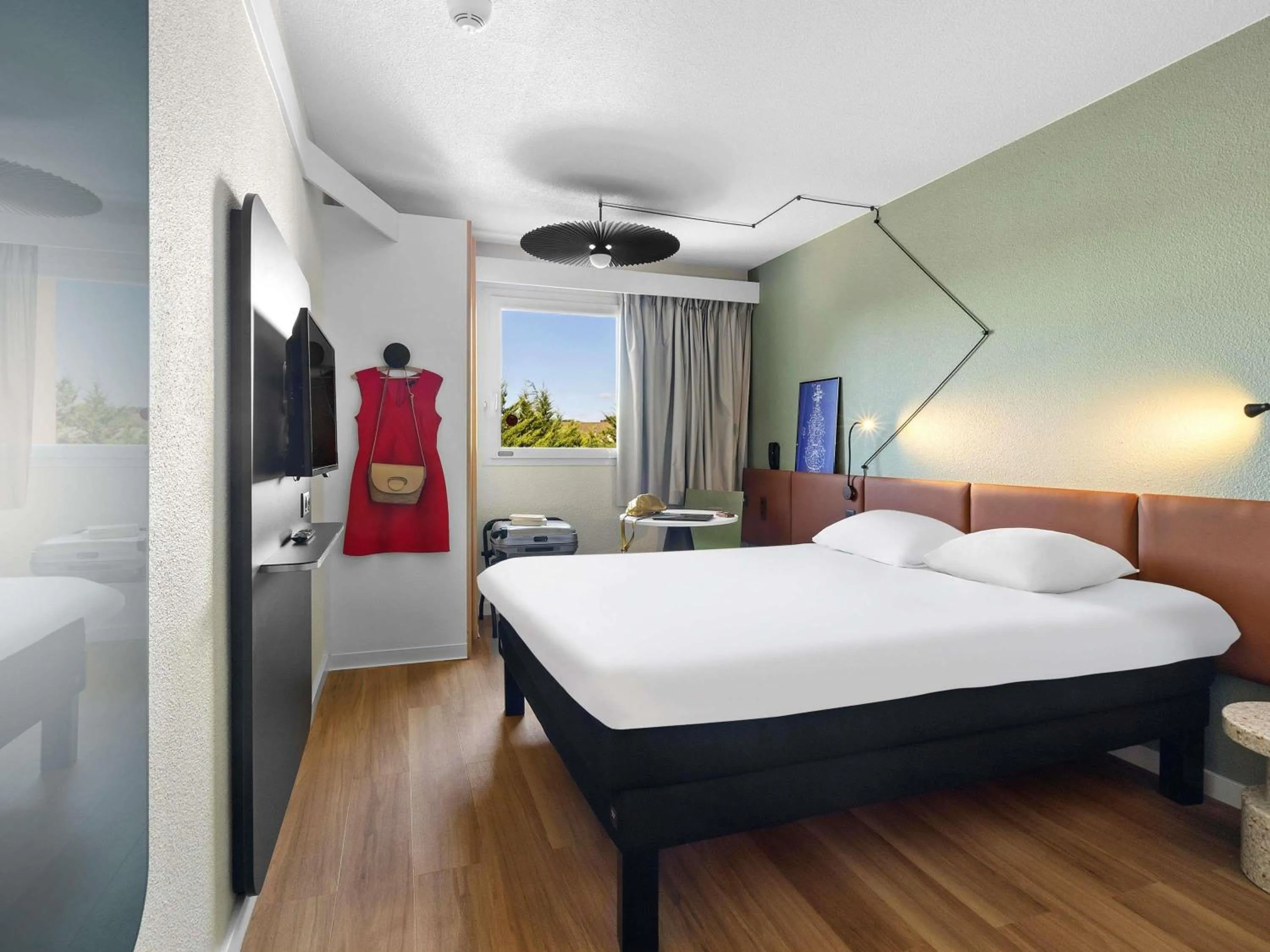 Bedroom, Bed in ibis Auch