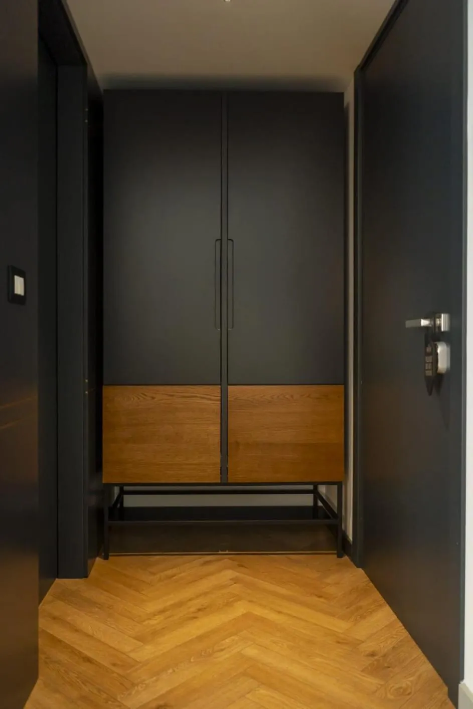 wardrobe in Moncafe Boutique Hotel & SPA Tirana