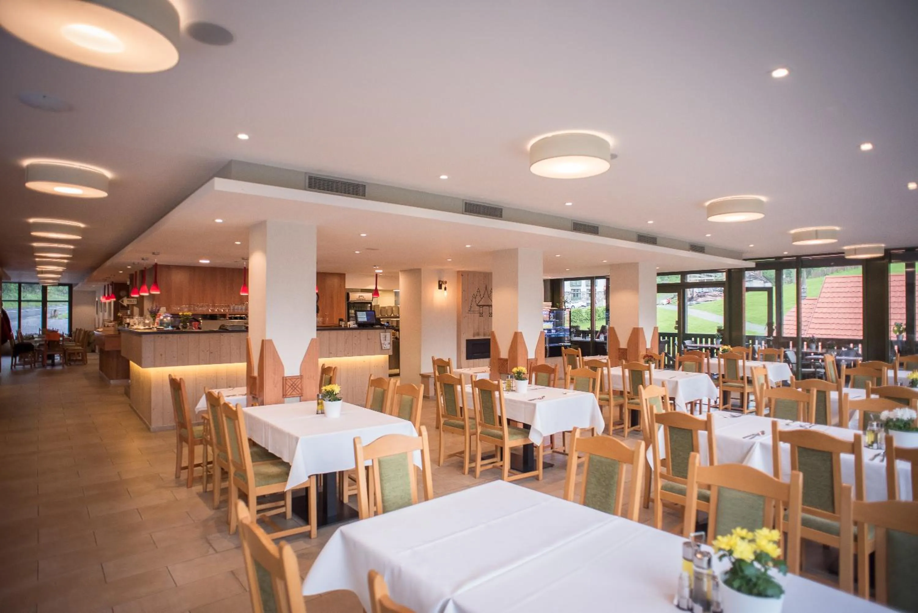 Restaurant/places to eat in Lobogo Resort