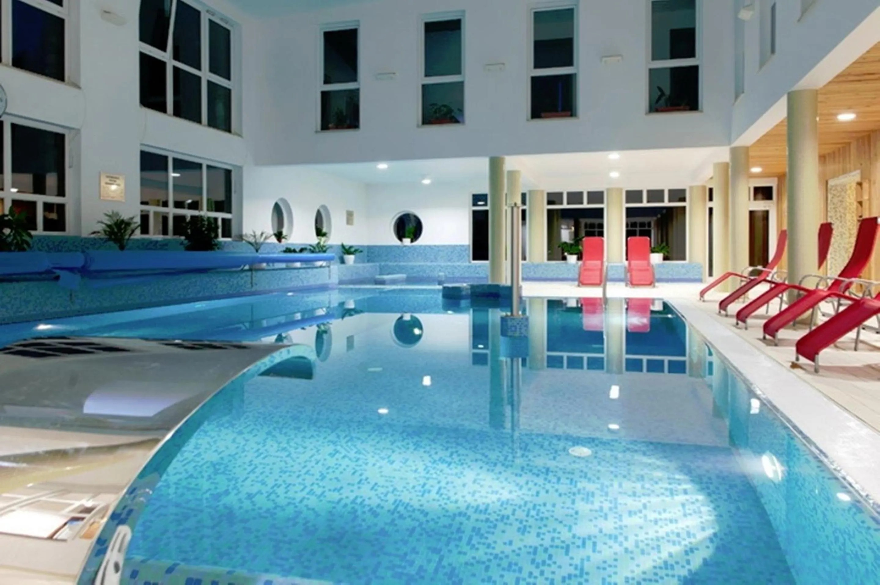 Swimming pool in Lobogo Resort