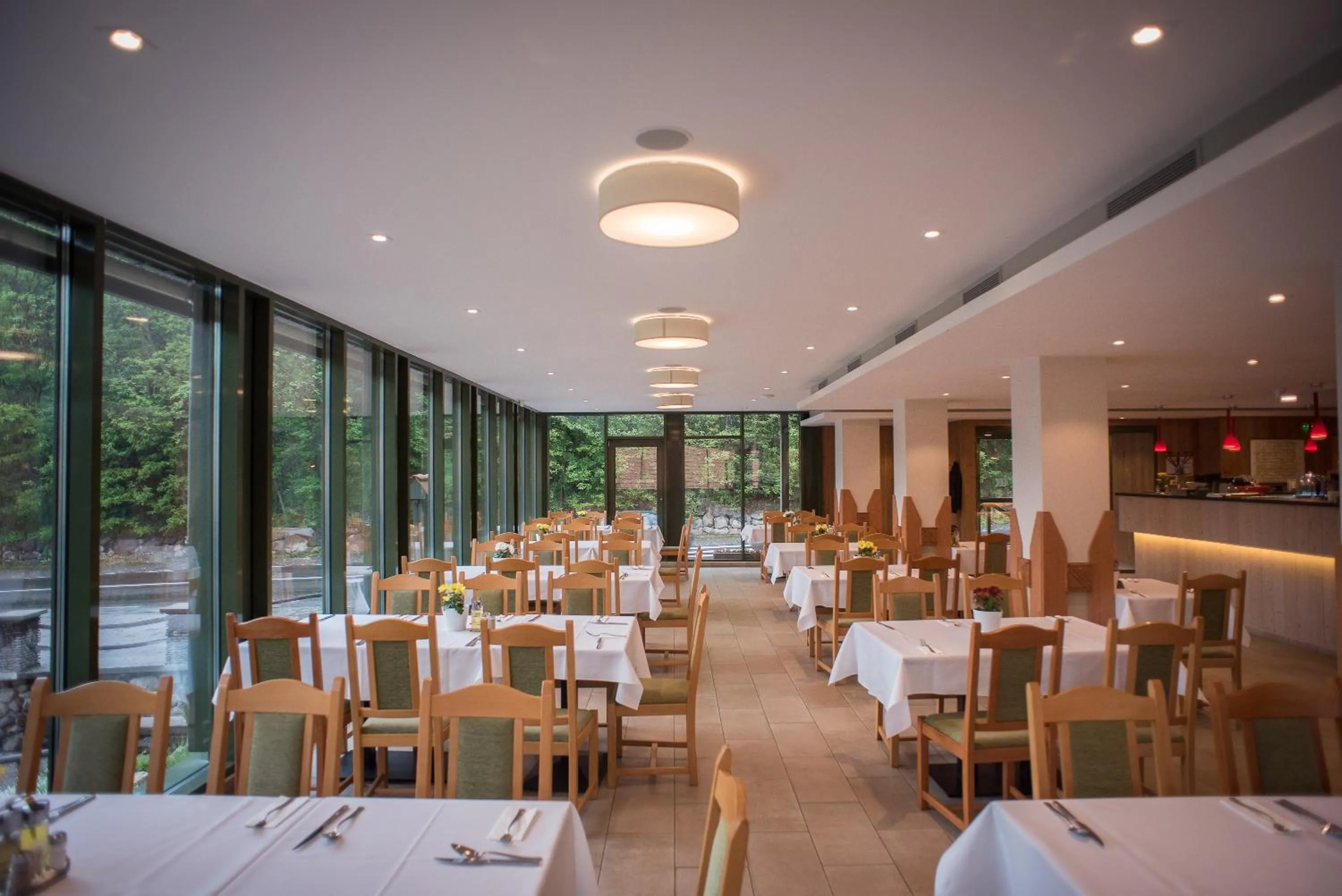 Restaurant/places to eat in Lobogo Resort