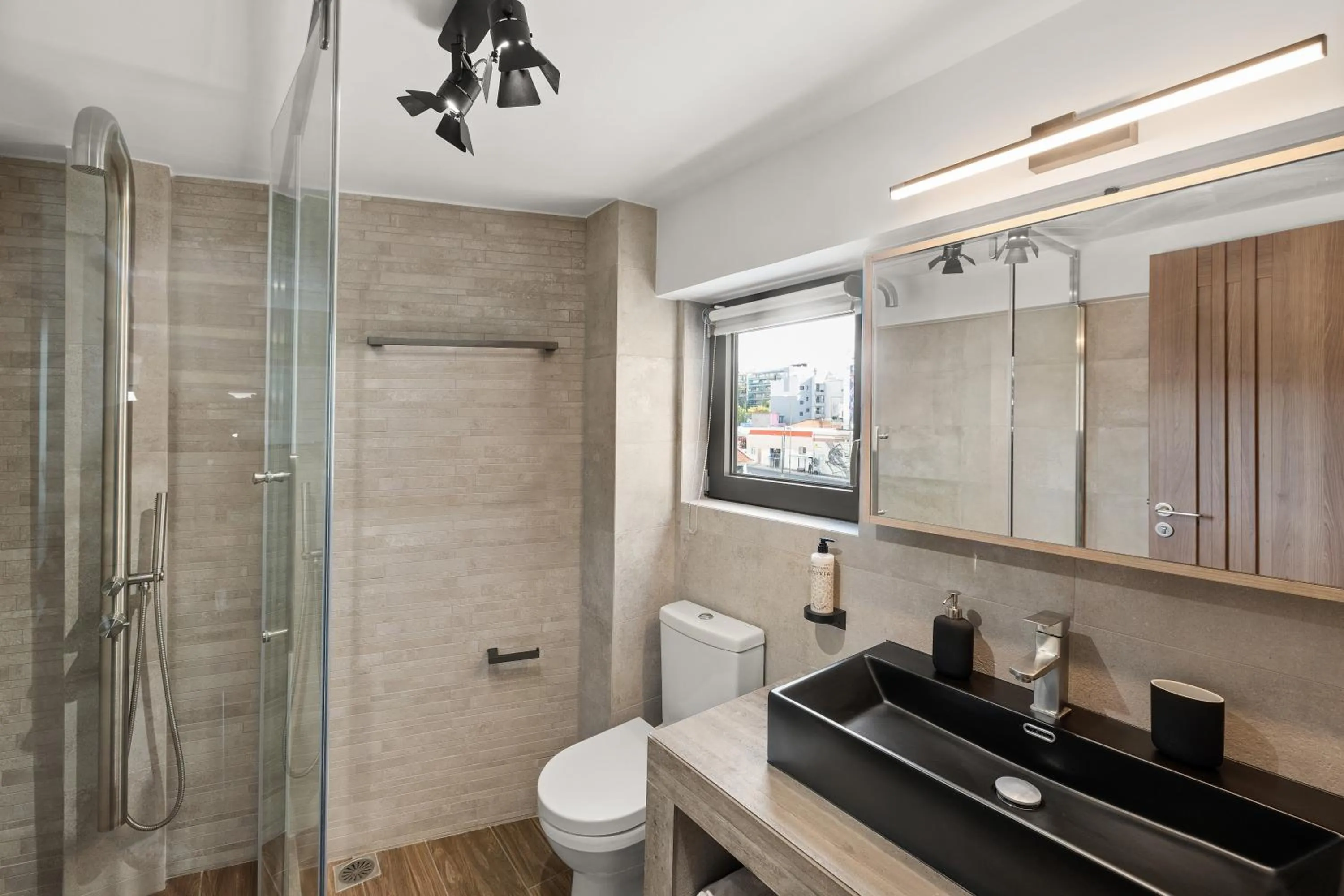 Shower in ATHENIAN VIEW LOFT