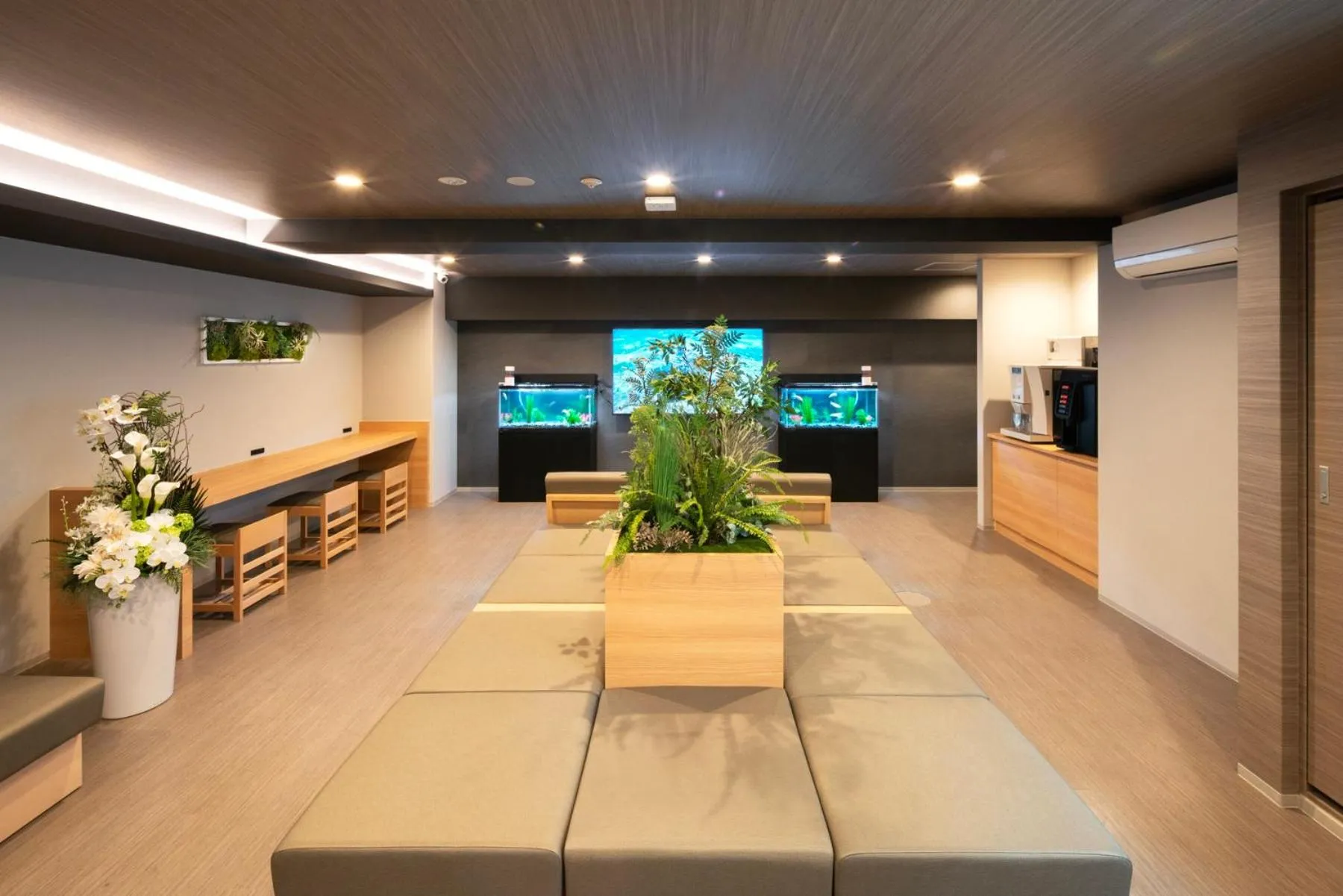 Communal lounge/ TV room in WELLSTAY Shinsekai Wakyo