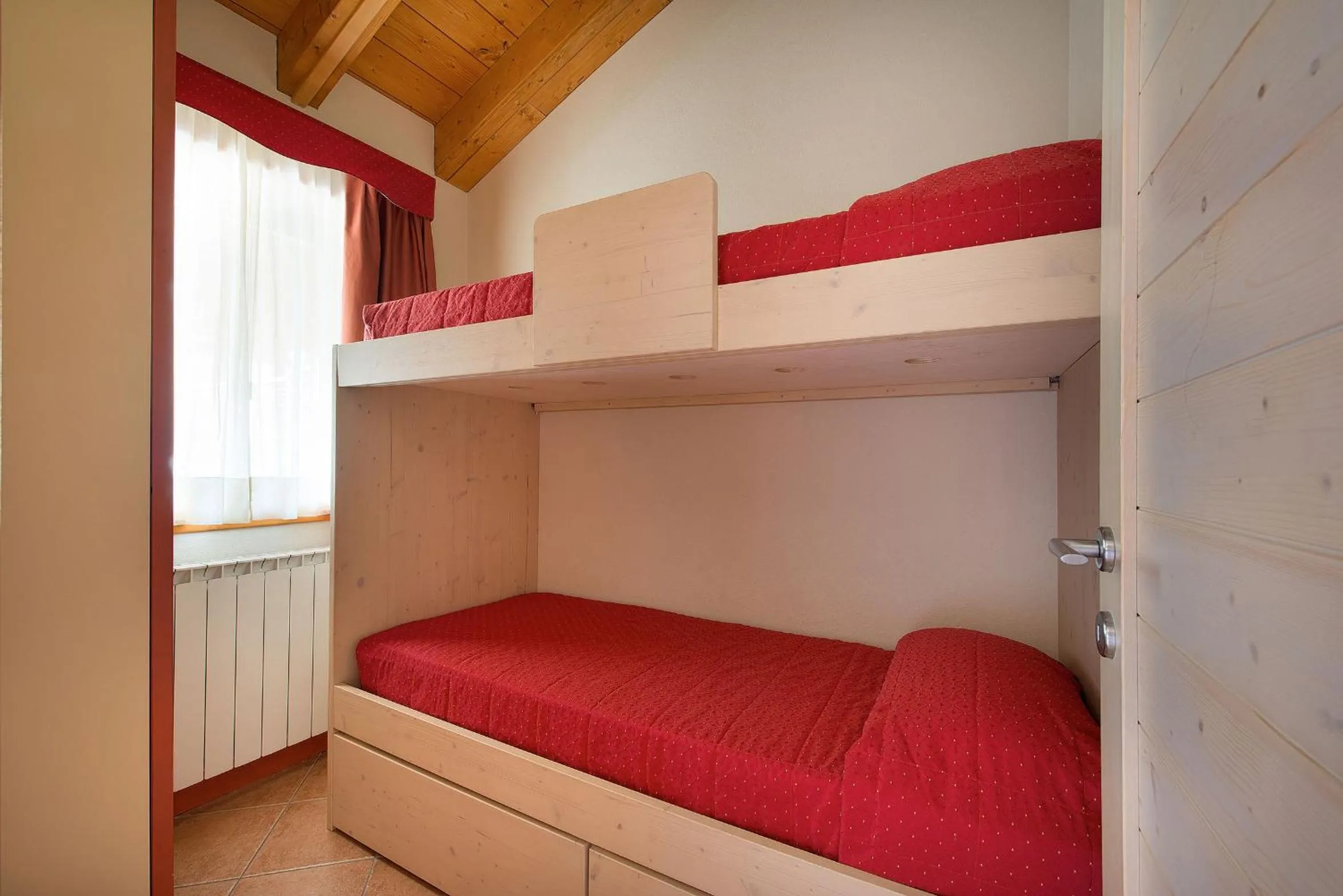 Photo of the whole room, Bed in Residence Adamello Resort