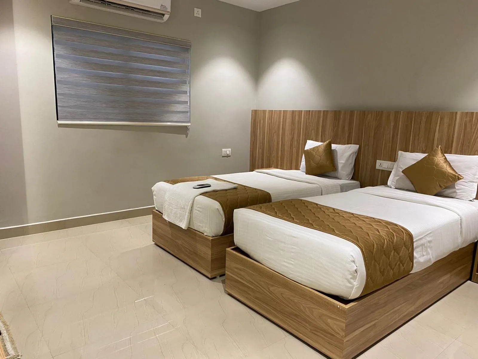 Property building, Bed in Muziris Manor Residency