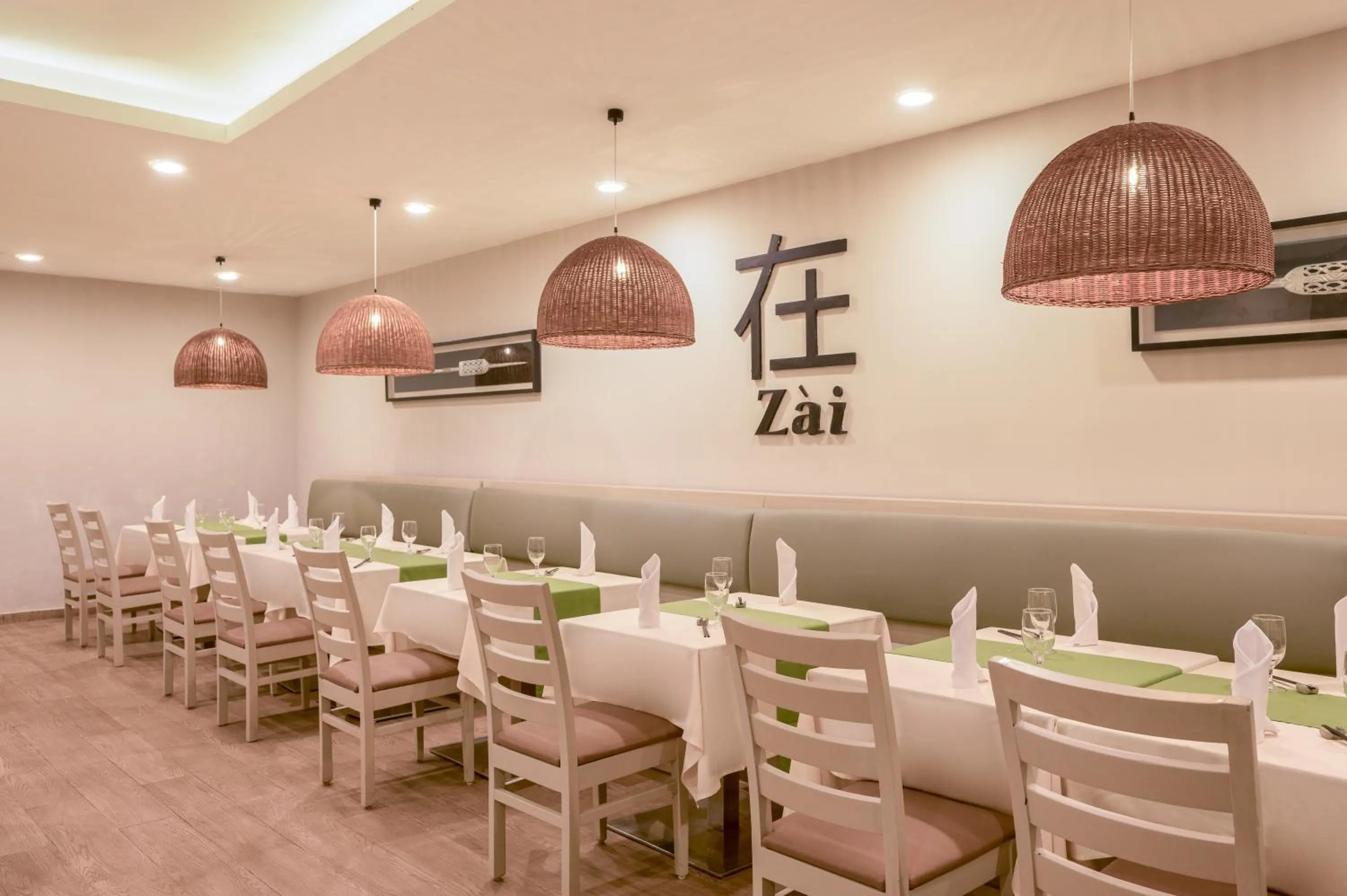 Dinner in GR Solaris Cancun - All Inclusive