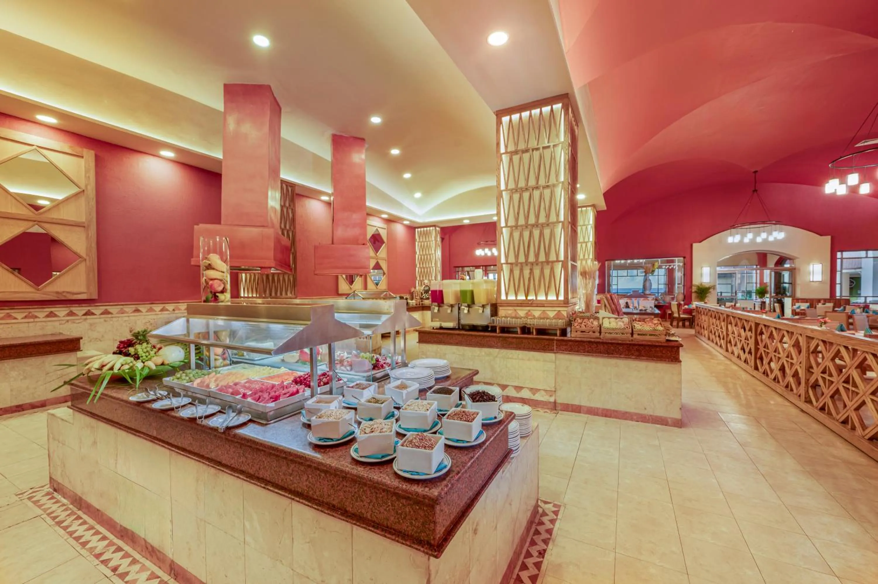 Buffet breakfast in GR Solaris Cancun - All Inclusive
