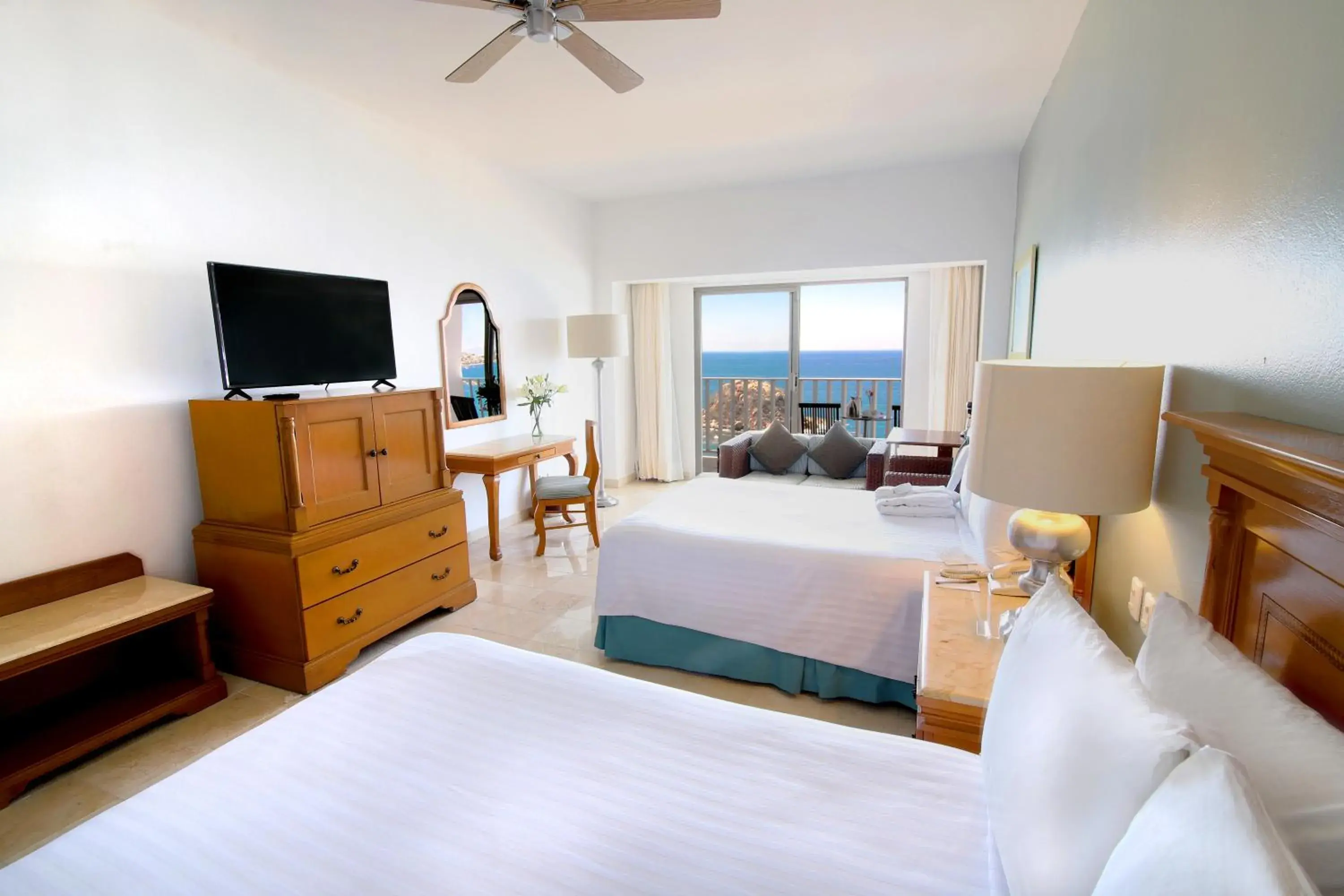 Junior Suite with Ocean View in Emporio Acapulco Junior Suite with Ocean View in Emporio Acapulco