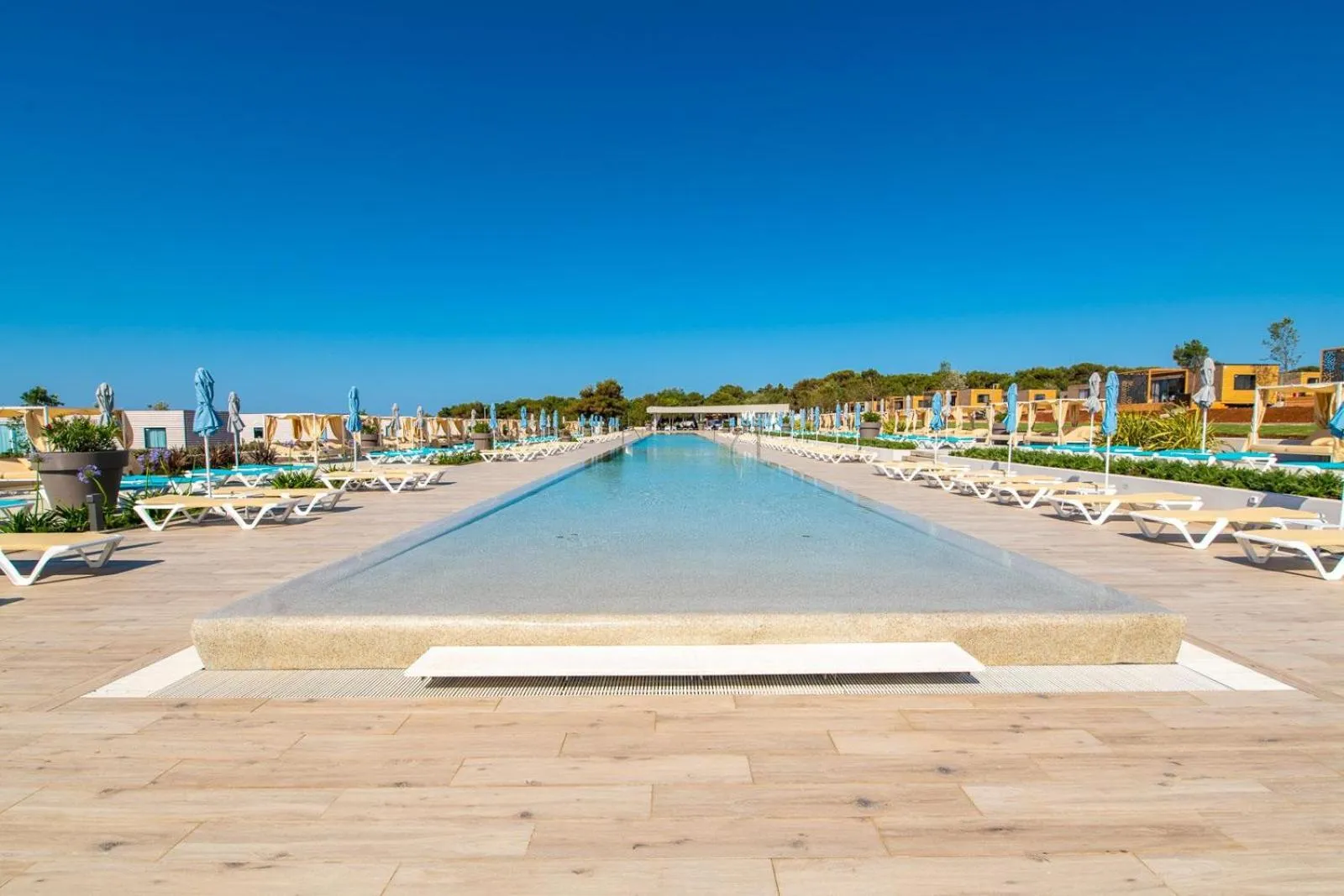 Swimming pool in Kazela Apartments