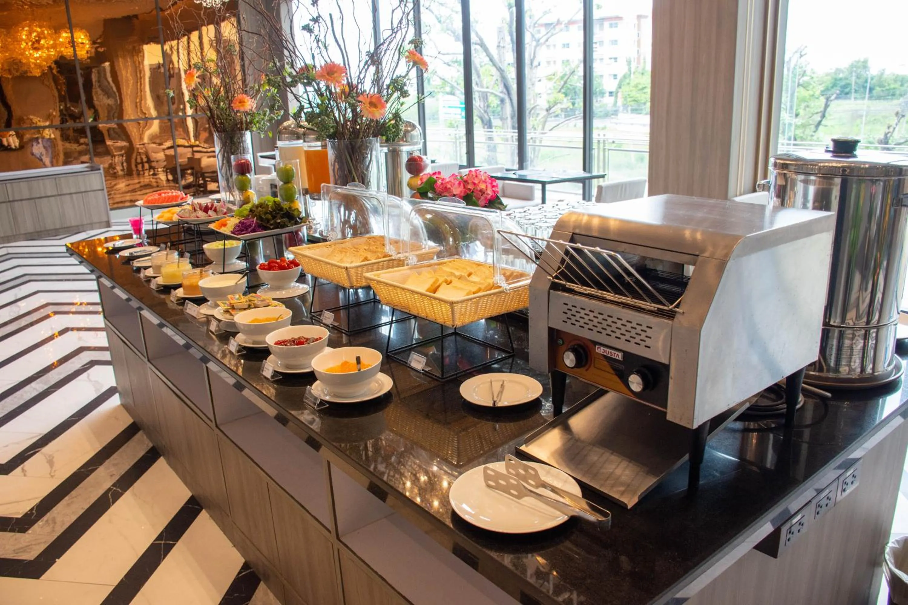 Restaurant/places to eat in Chor Cher The Luxury Green Hotel - SHA Extra Plus