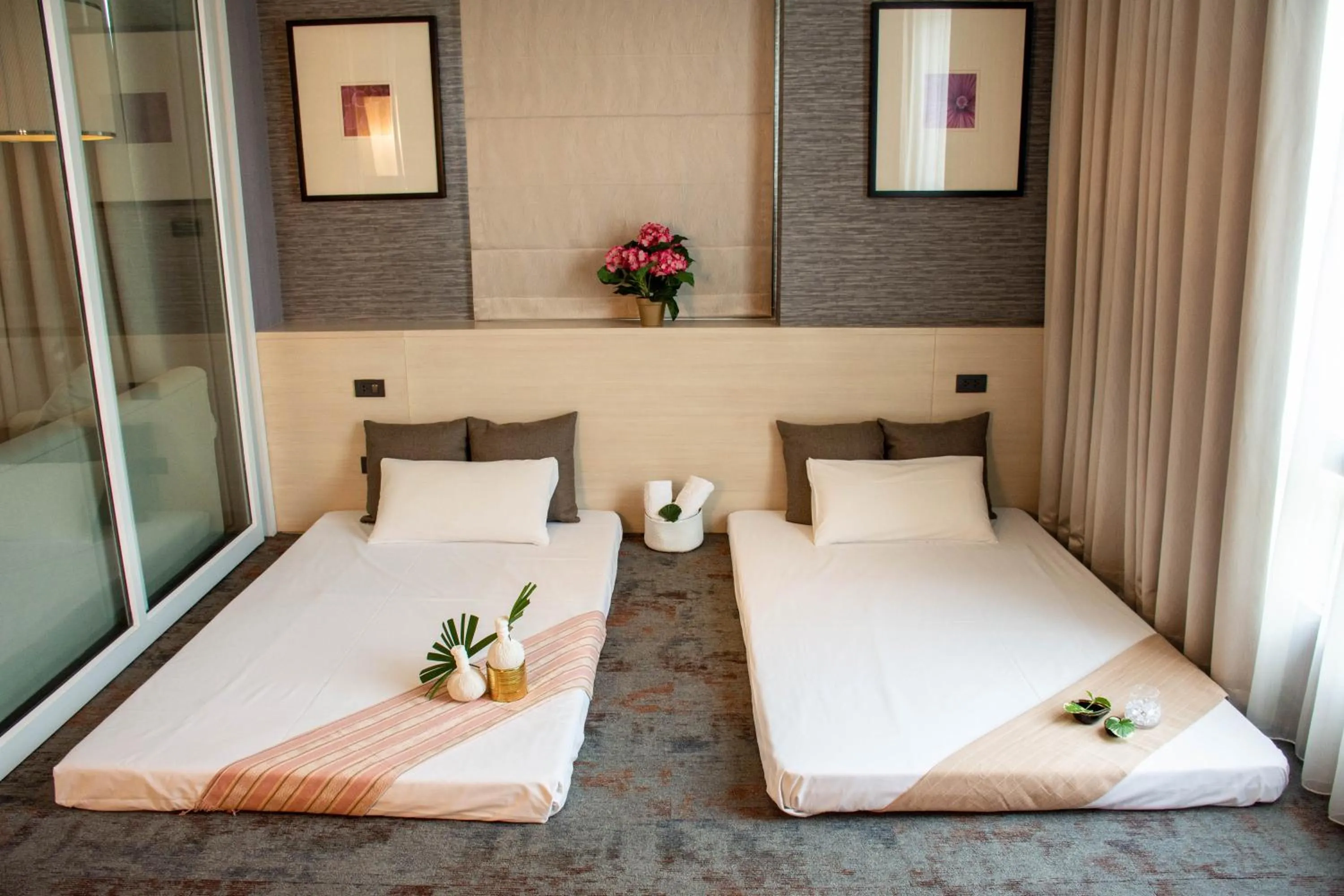 Massage, Bed in Chor Cher The Luxury Green Hotel - SHA Extra Plus