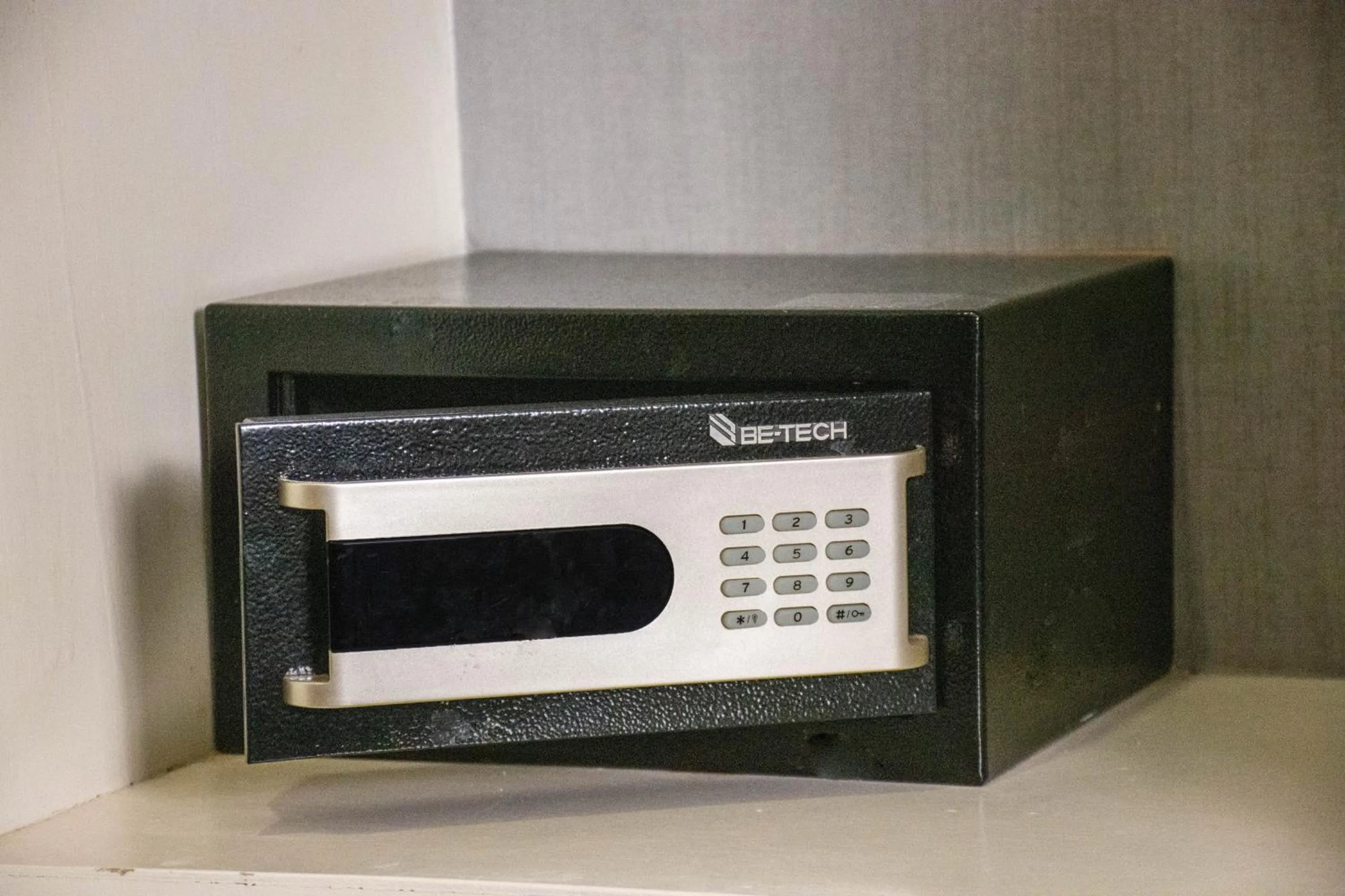 safe in Chor Cher The Luxury Green Hotel - SHA Extra Plus