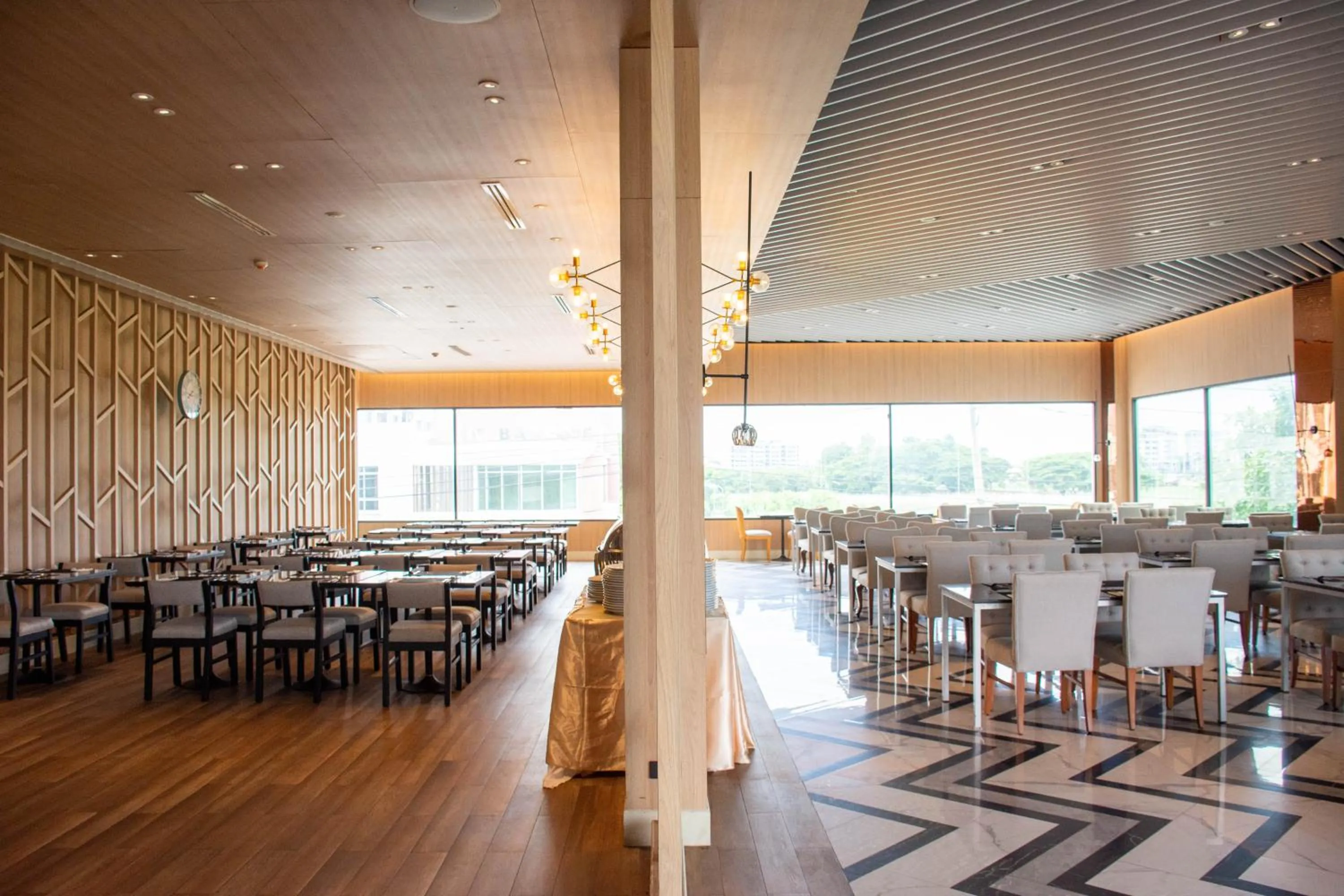 Restaurant/places to eat in Chor Cher The Luxury Green Hotel - SHA Extra Plus