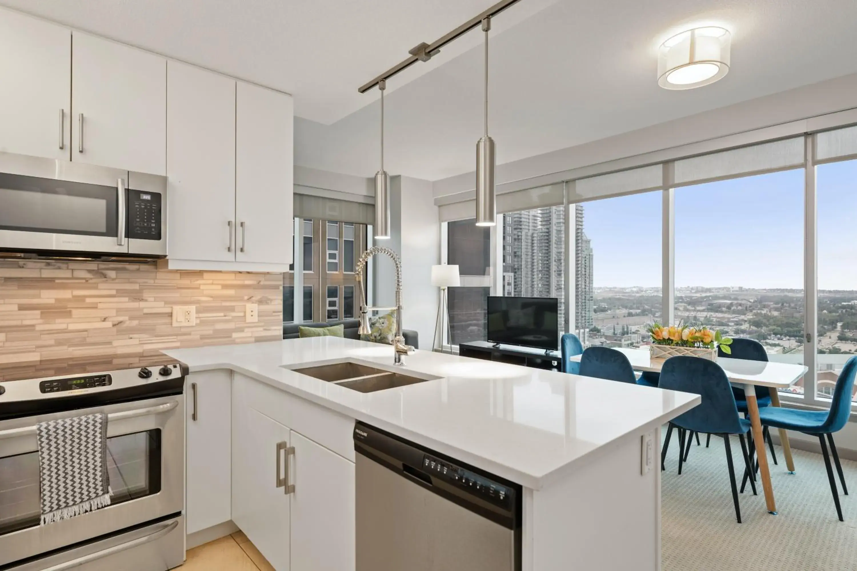 Stylish Downtown Condos by GLOBALSTAY Stylish Downtown Condos by GLOBALSTAY