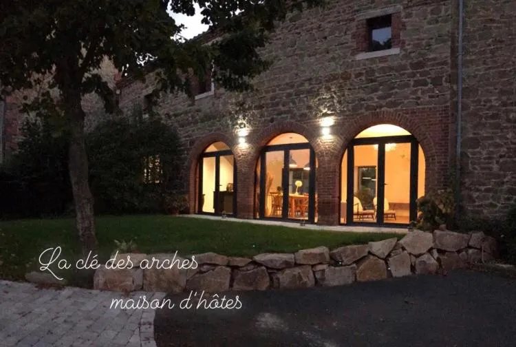 Property building in Chambres d hôtes La clé des arches