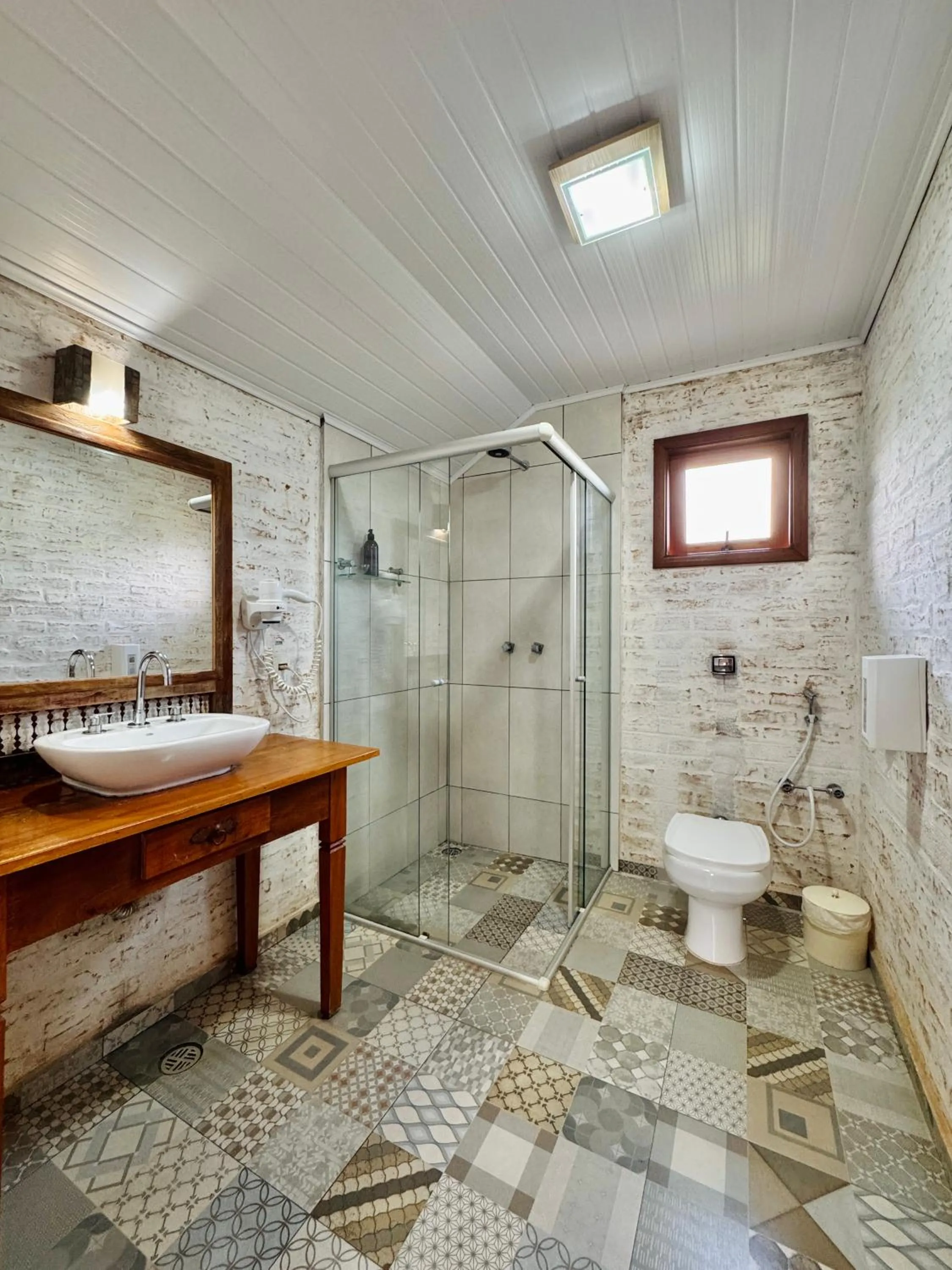 Toilet in Pousada Villa Monte Verde