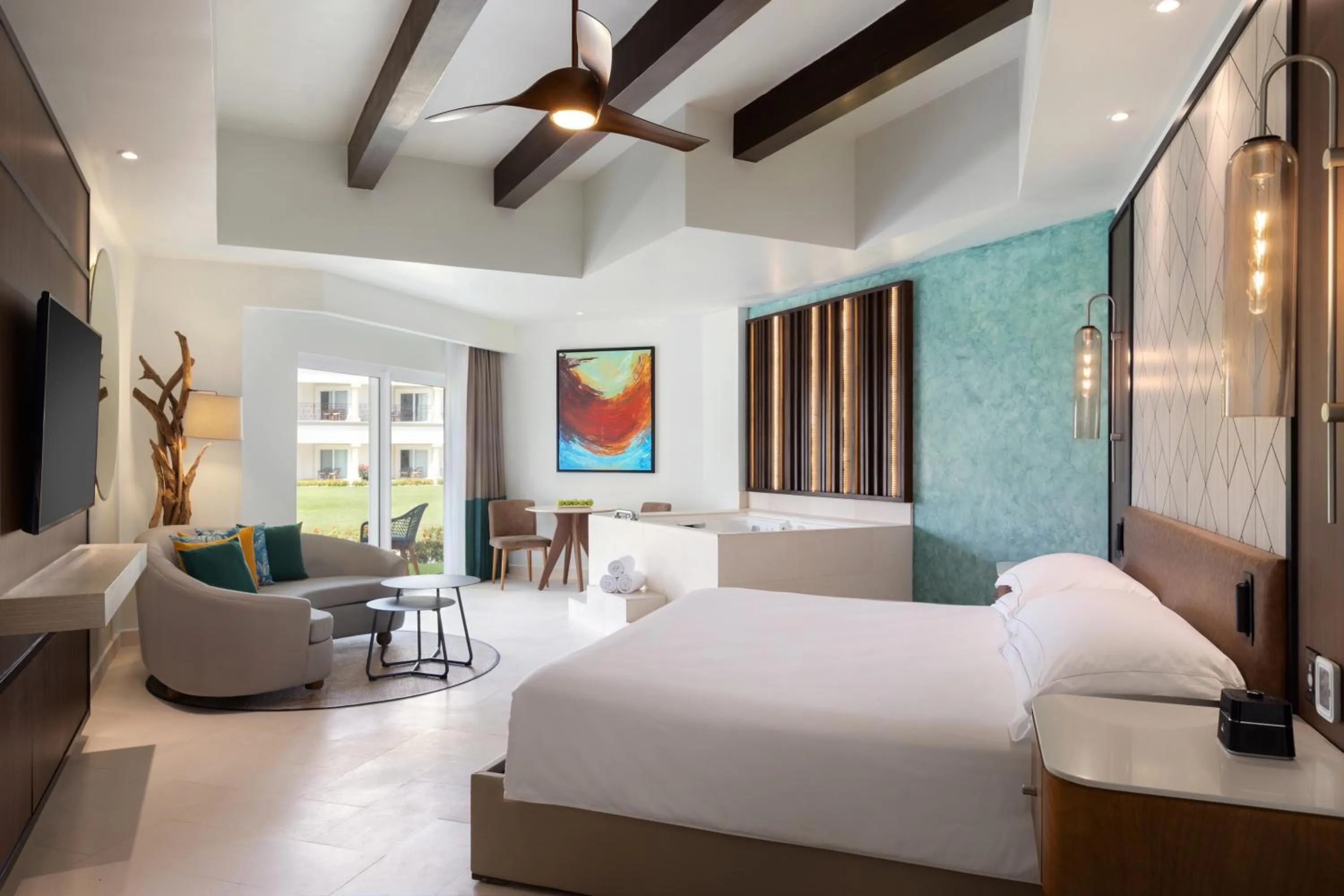 Bed in Hyatt Vivid Playa Del Carmen All-Inclusive Adult Only Resort