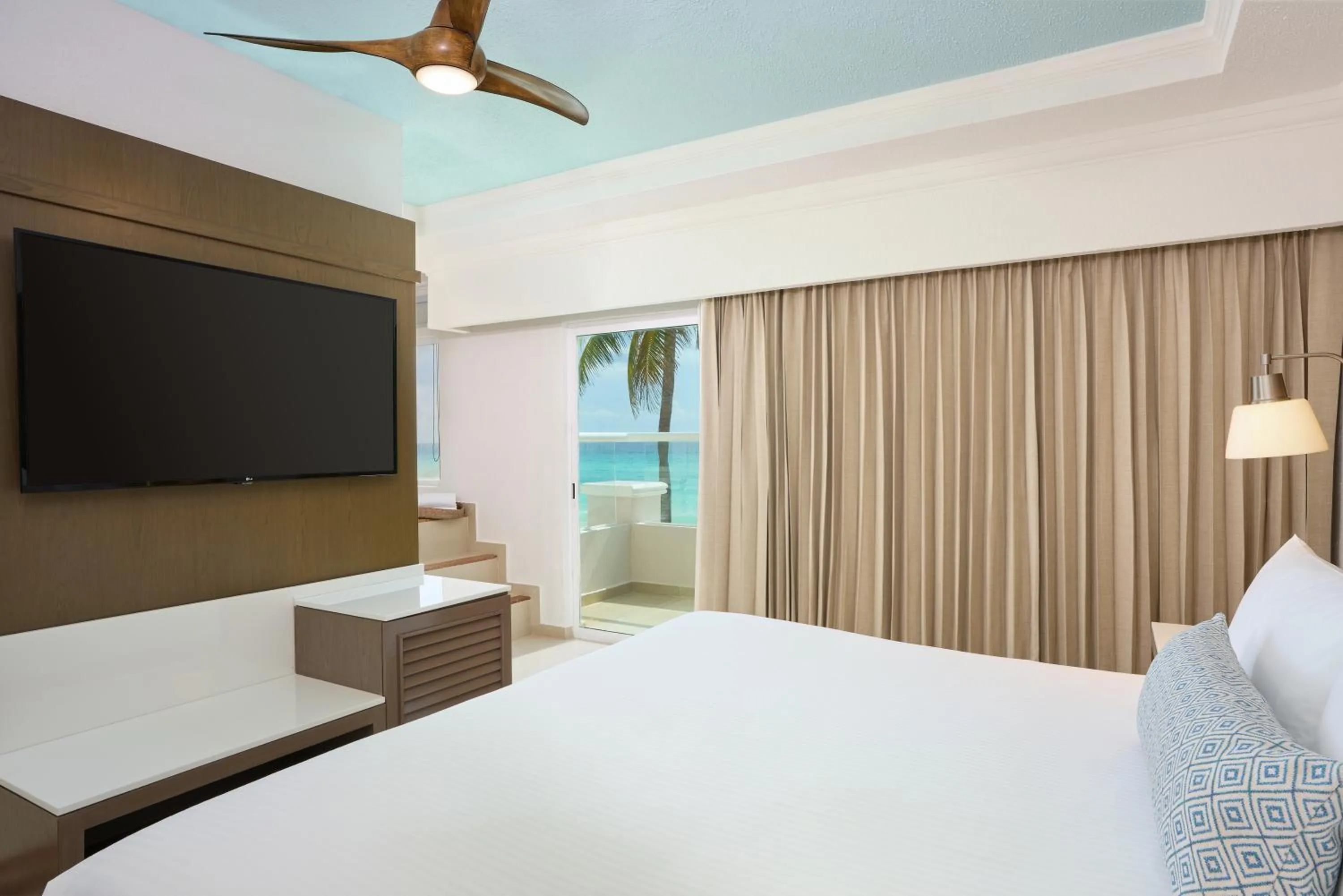 TV and multimedia, Bed in Sunscape Cancun All-Inclusive Resort & Spa by Hyatt