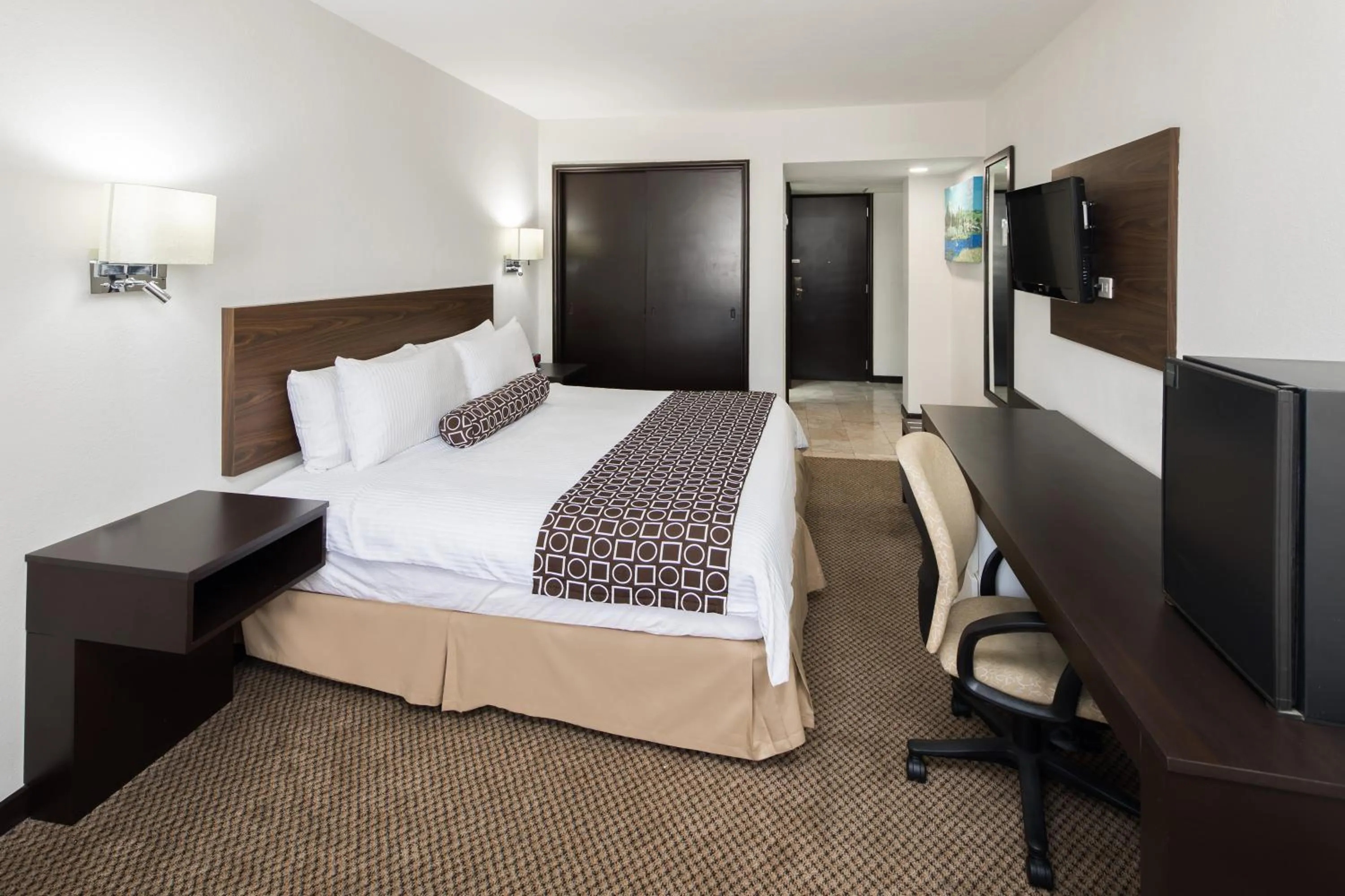 Quiet street view, Bed in Wyndham Executivo Culiacan