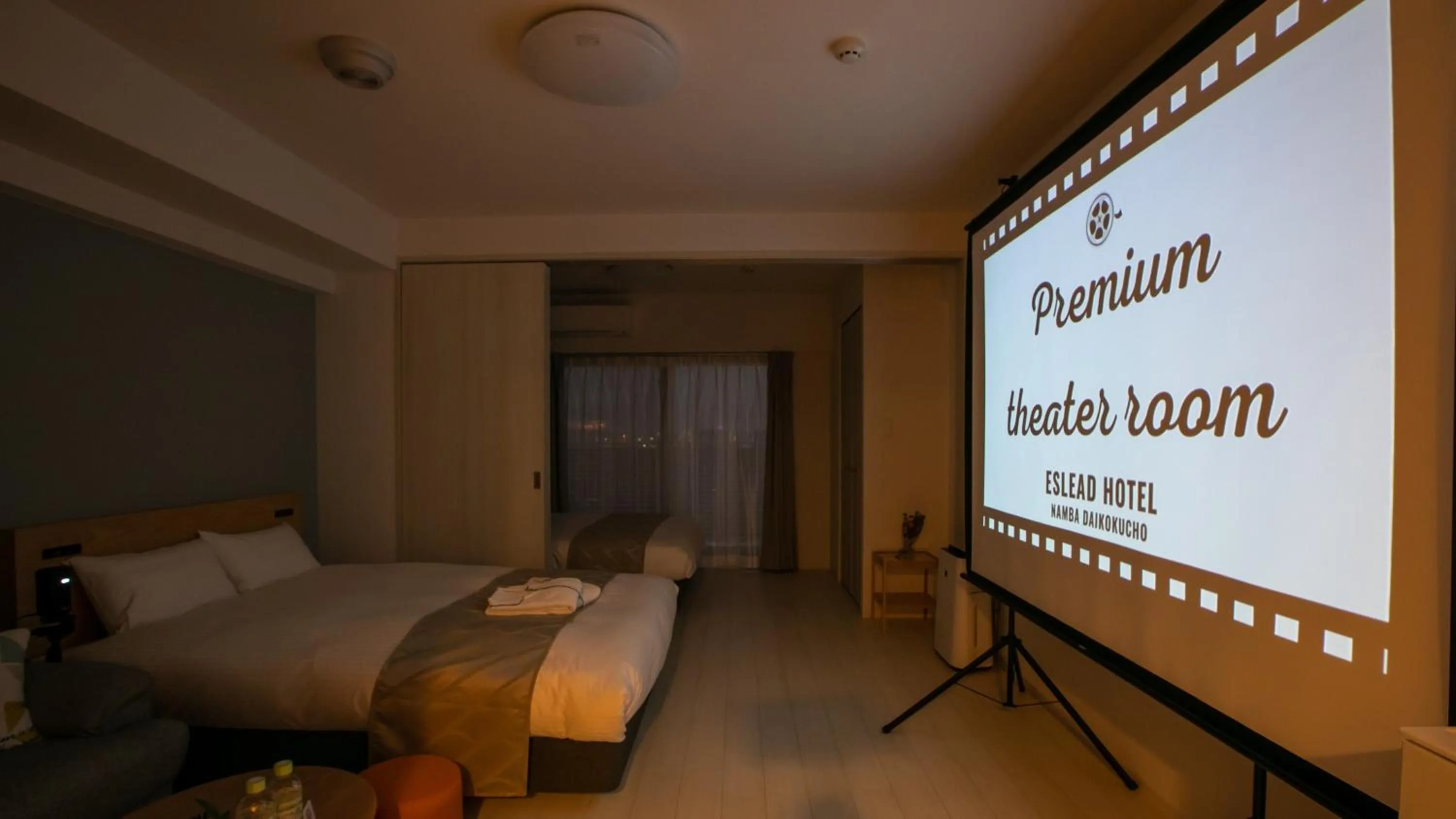 Photo of the whole room, Bed in ESLEAD HOTEL Namba Daikokucho