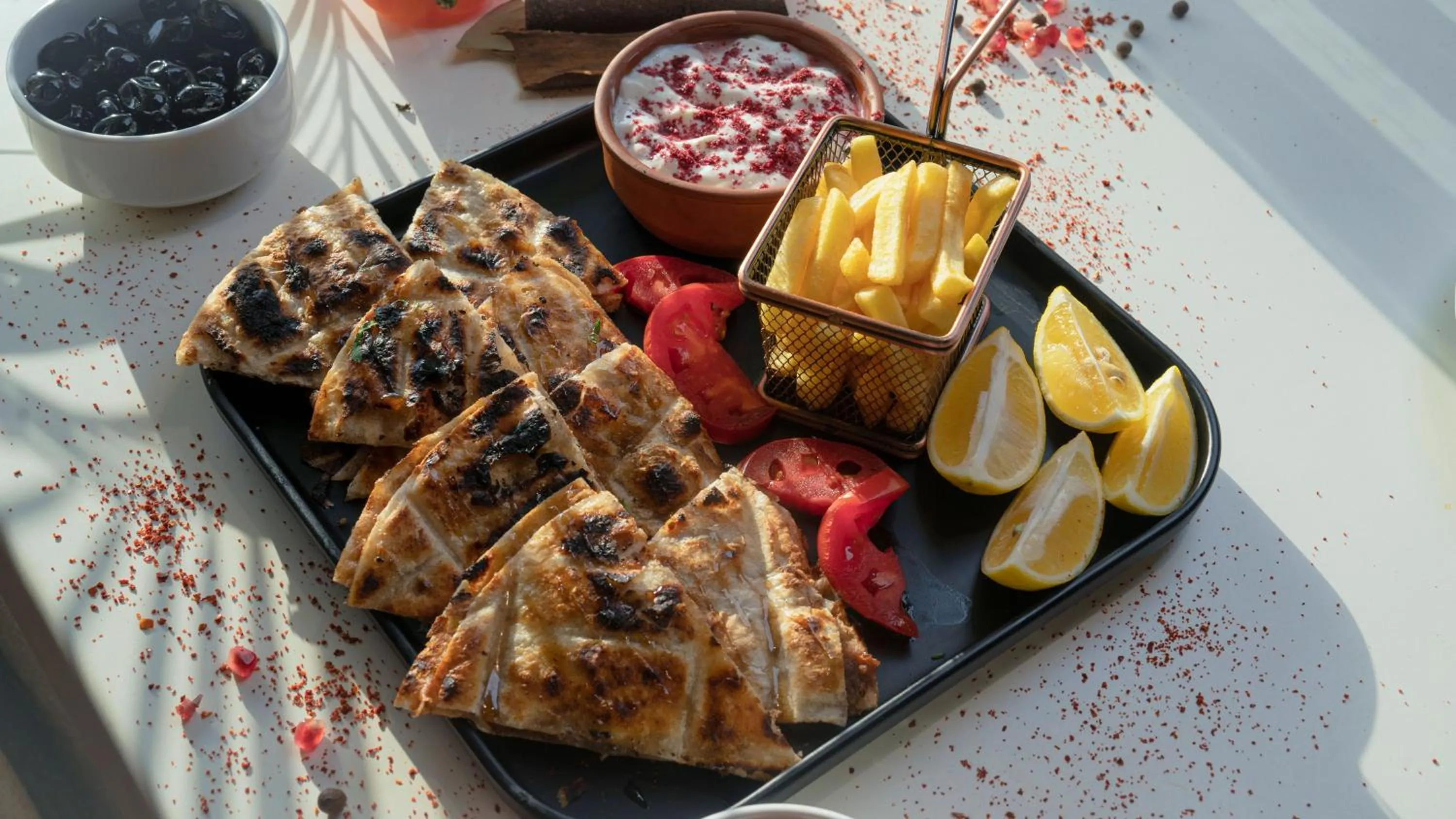 Restaurant/places to eat in Noor Land Hotel