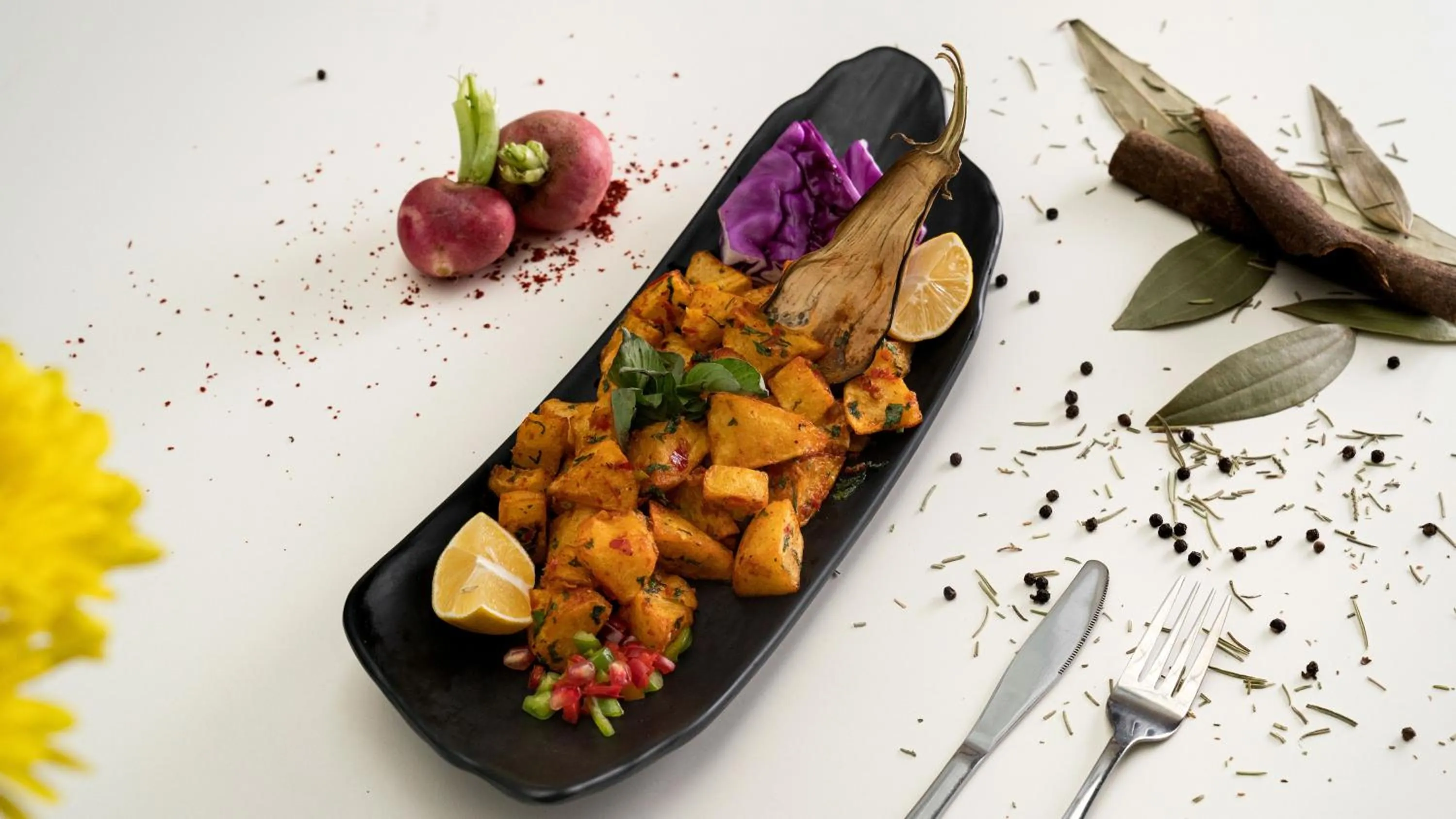 Restaurant/places to eat in Noor Land Hotel