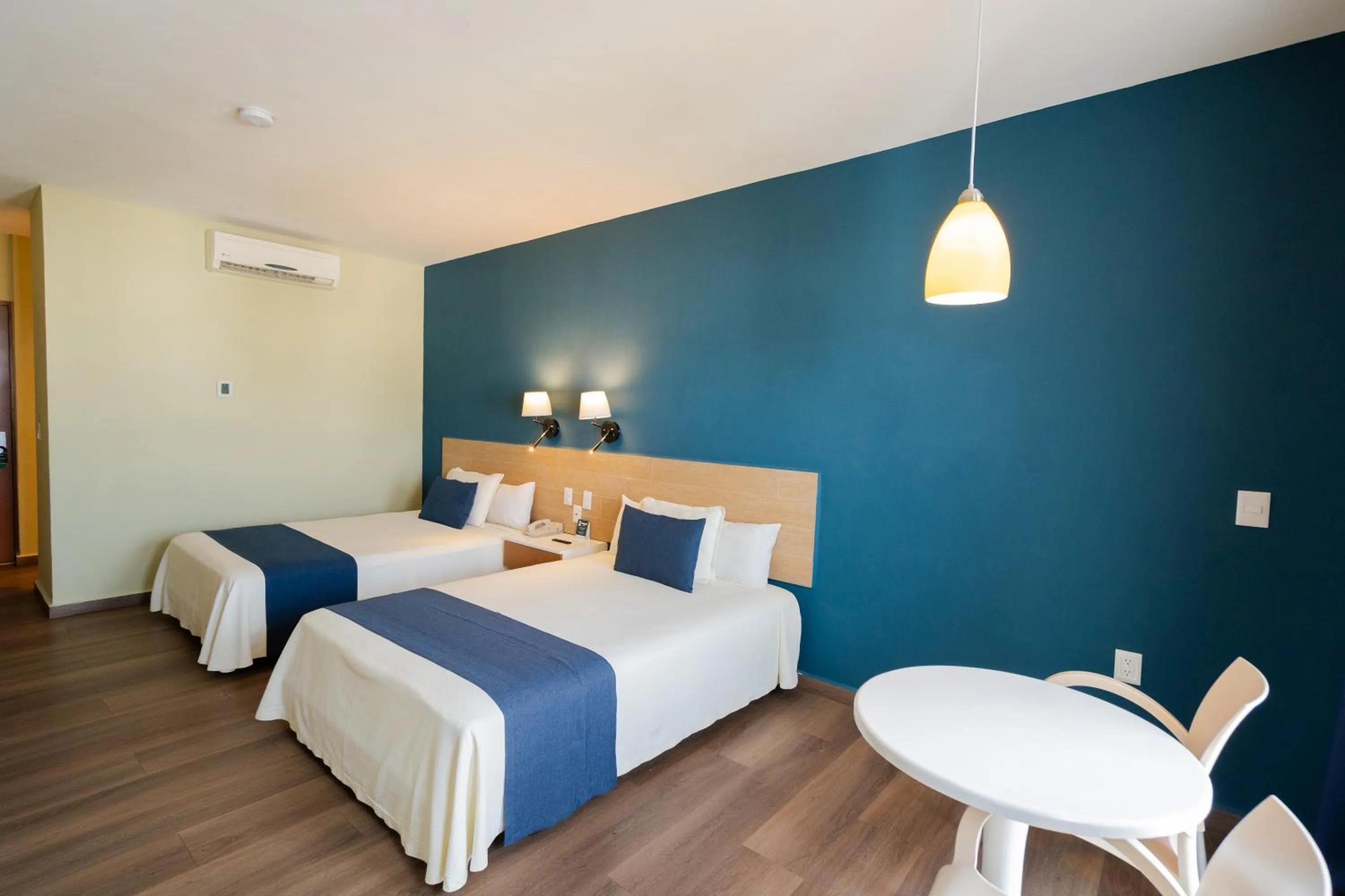 Photo of the whole room, Bed in Oceano Palace