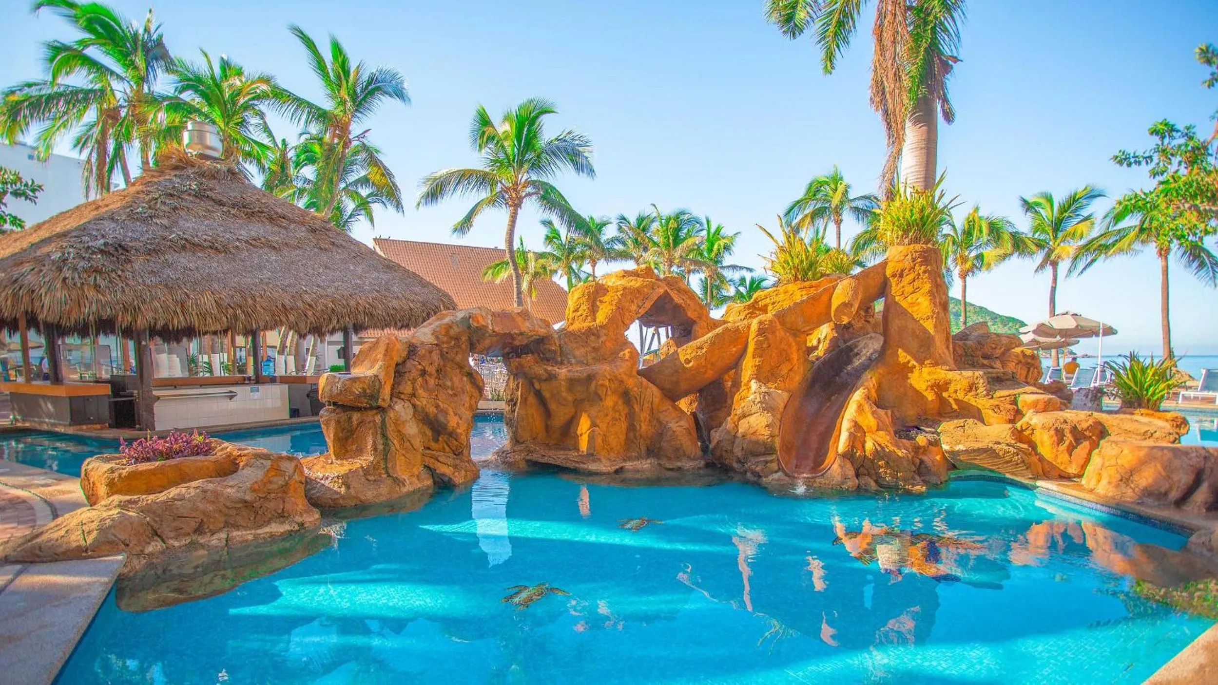 Swimming pool in Luna Palace