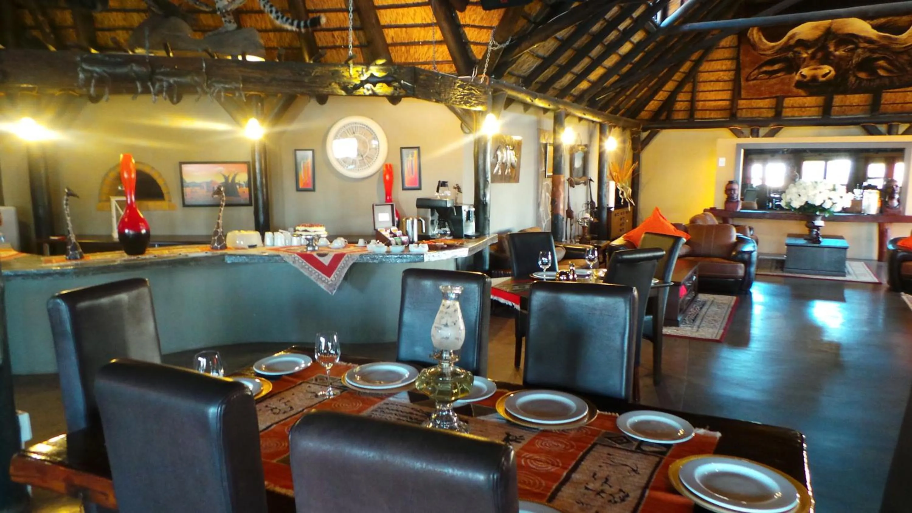 Communal lounge/ TV room in Lapa Lange Game Lodge