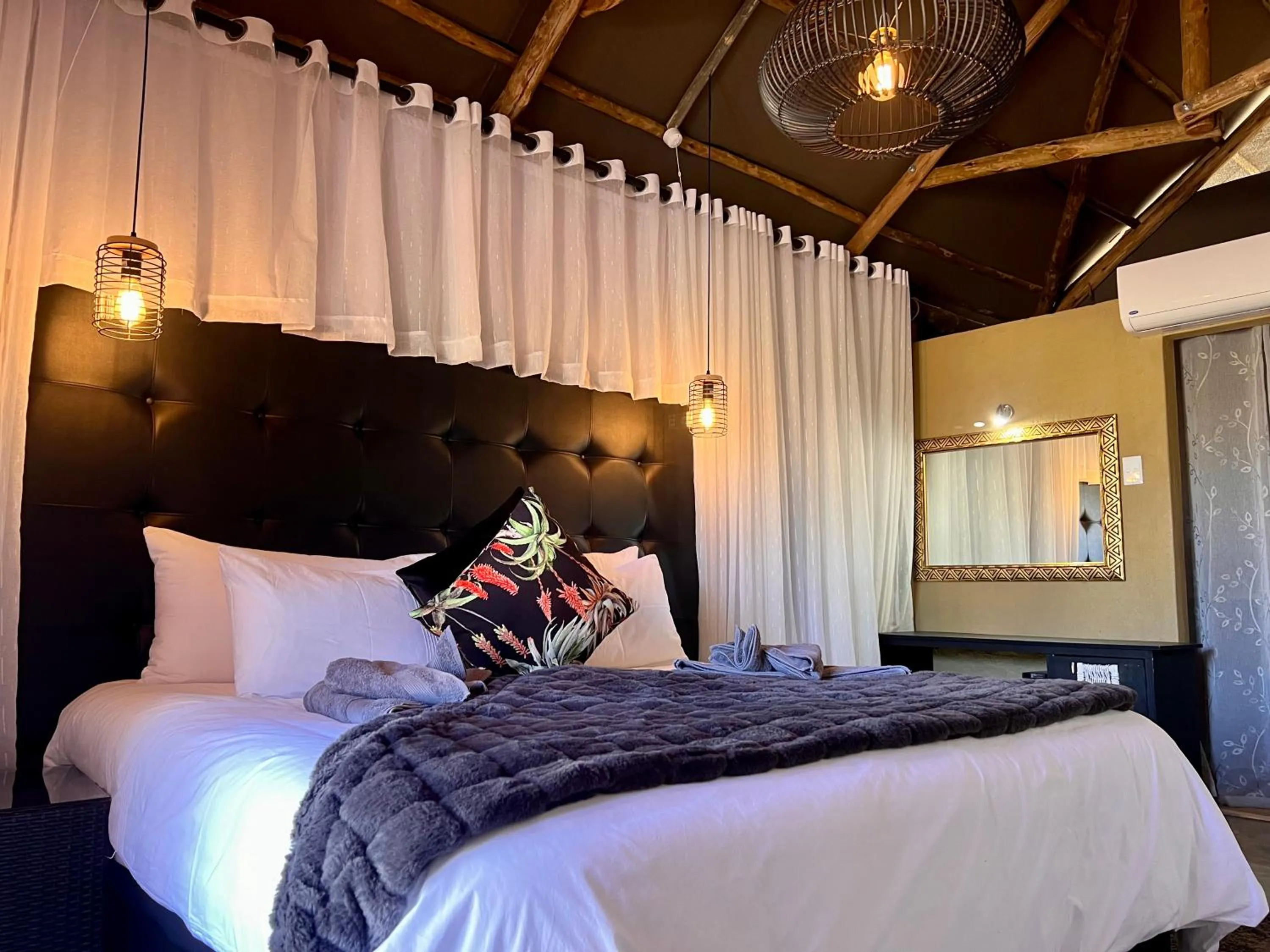 Bed in Lapa Lange Game Lodge