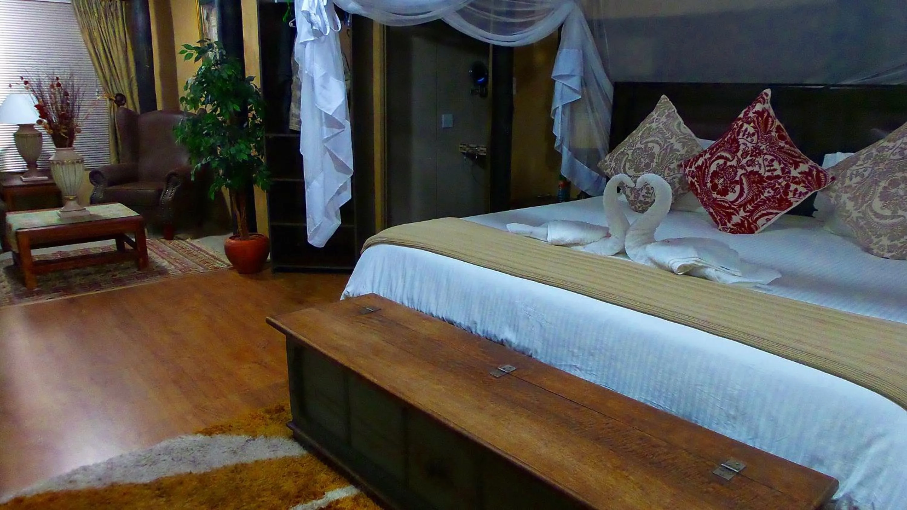 Photo of the whole room, Bed in Lapa Lange Game Lodge