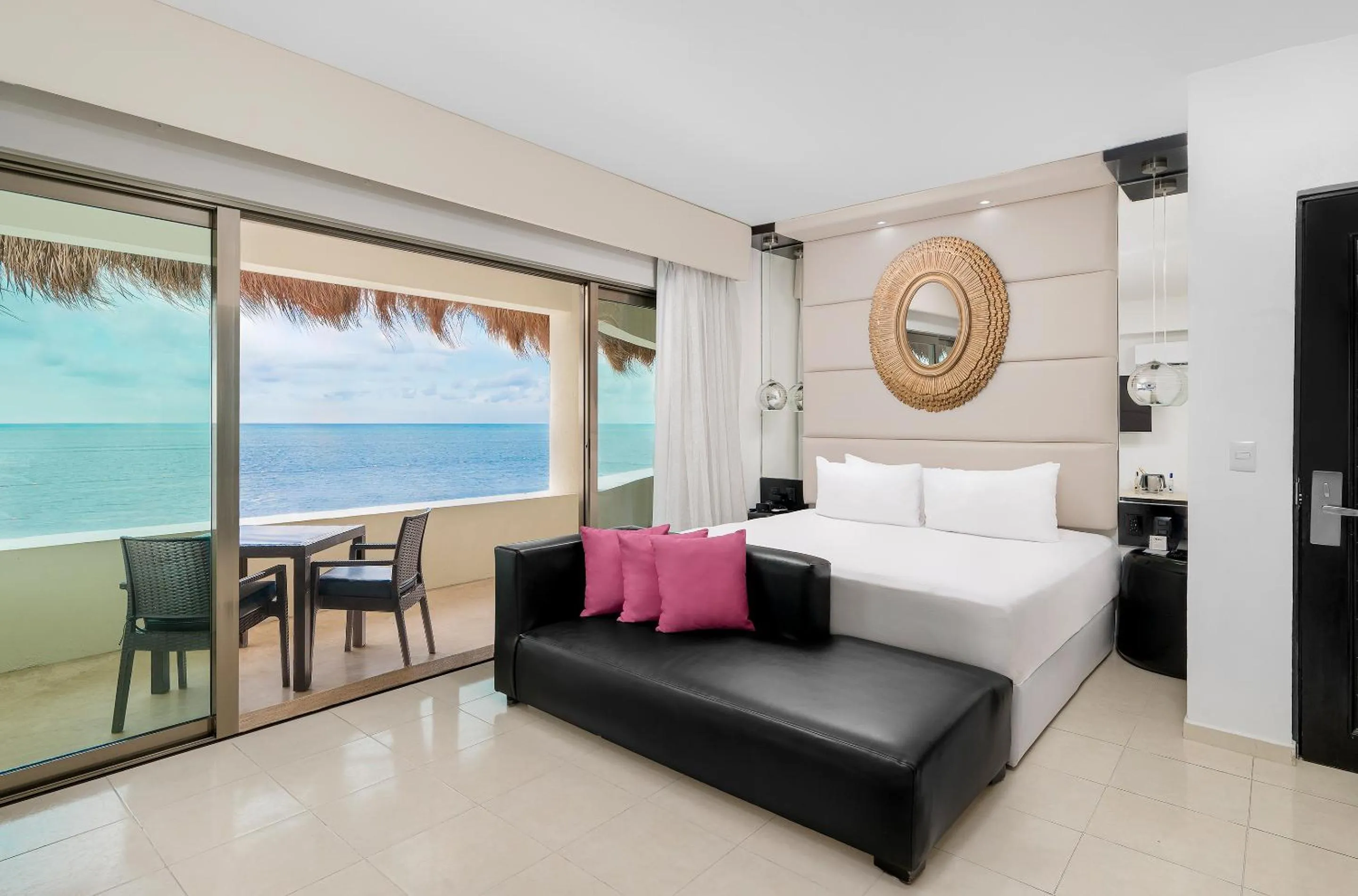 Sea view, Bed in Desire Riviera Maya Resort All Inclusive - Couples Only