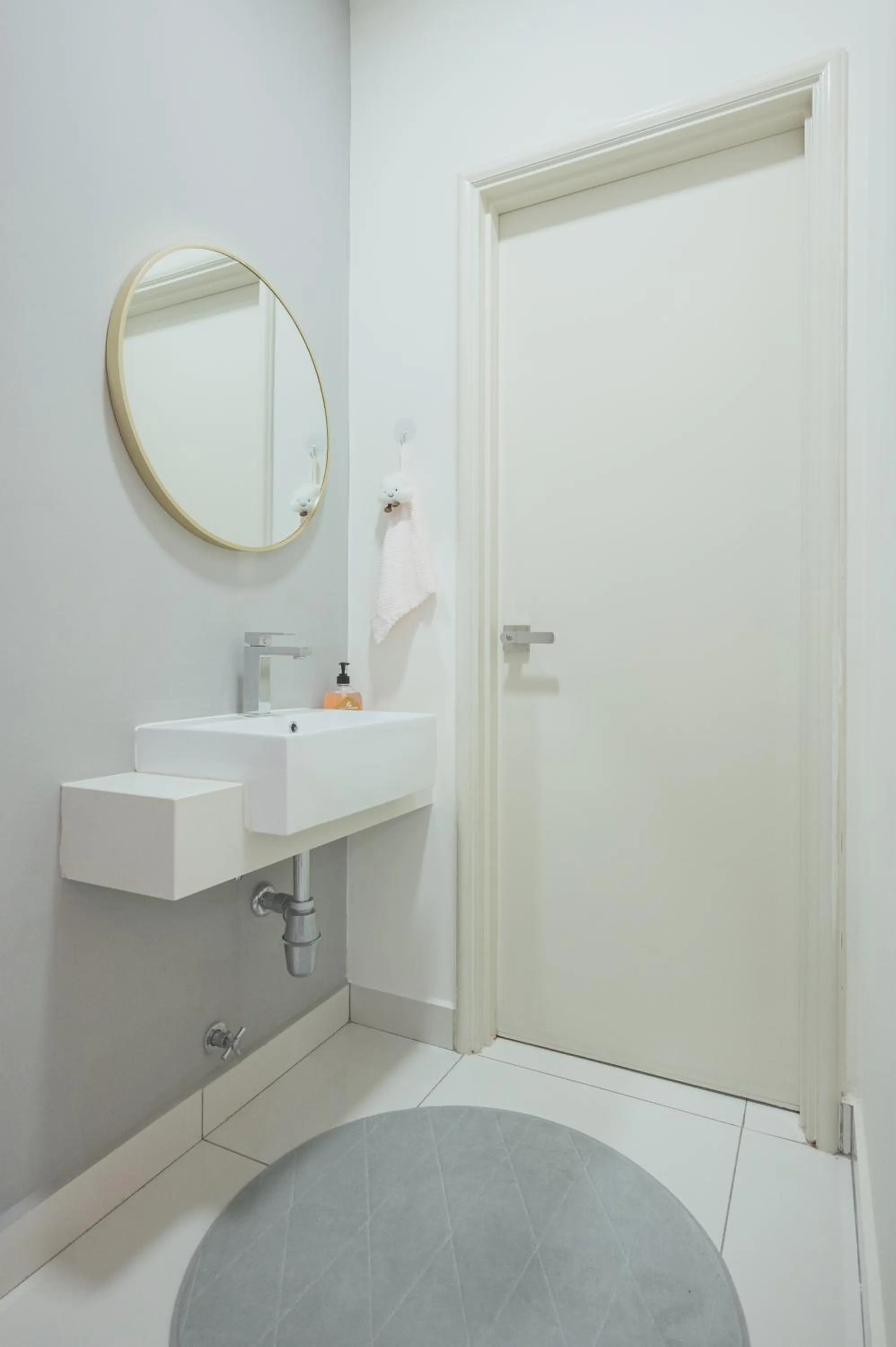 Toilet in Arte Mont Kiara by Airhost