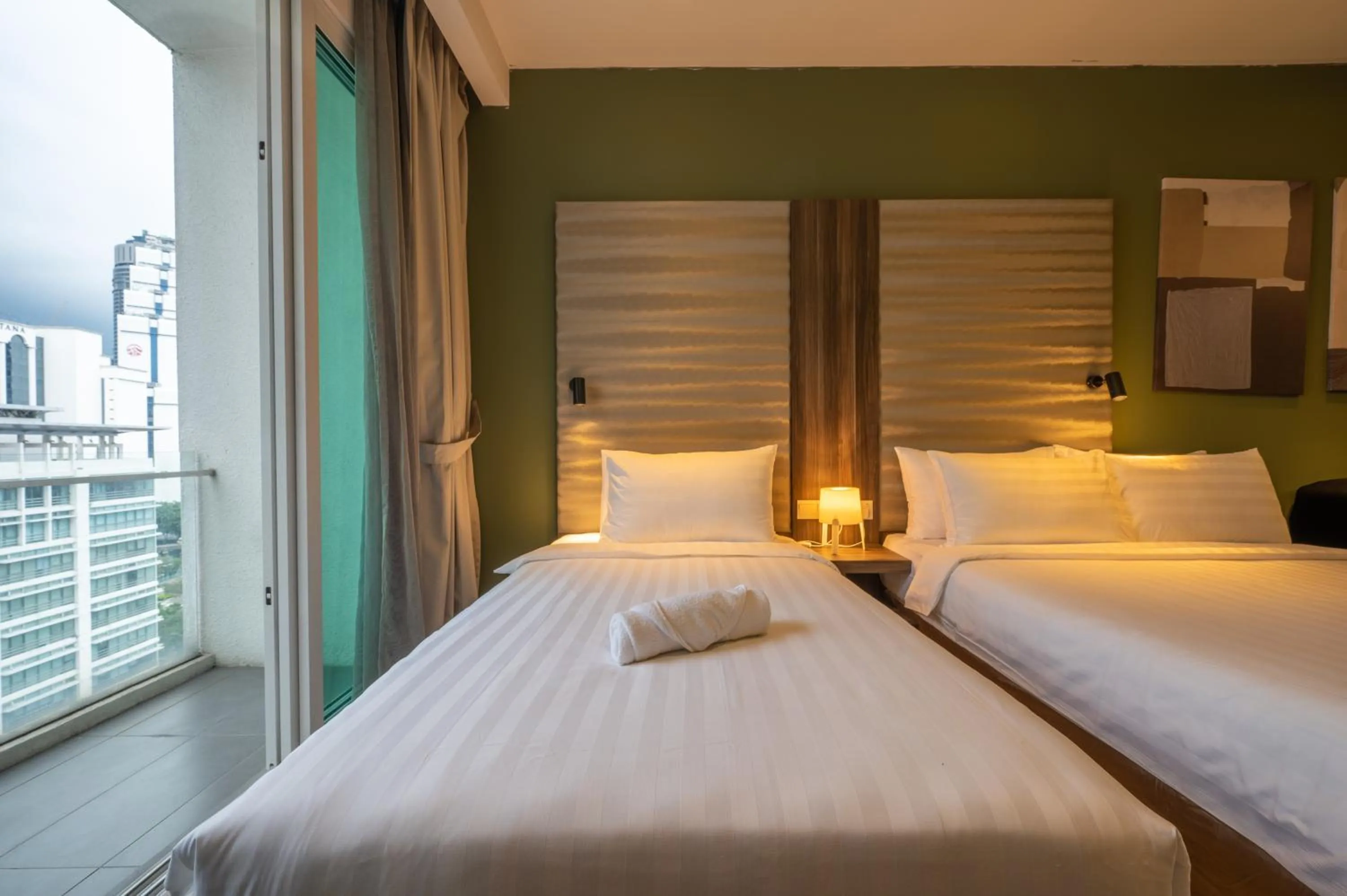 Bed in Greystone One Bukit Ceylon