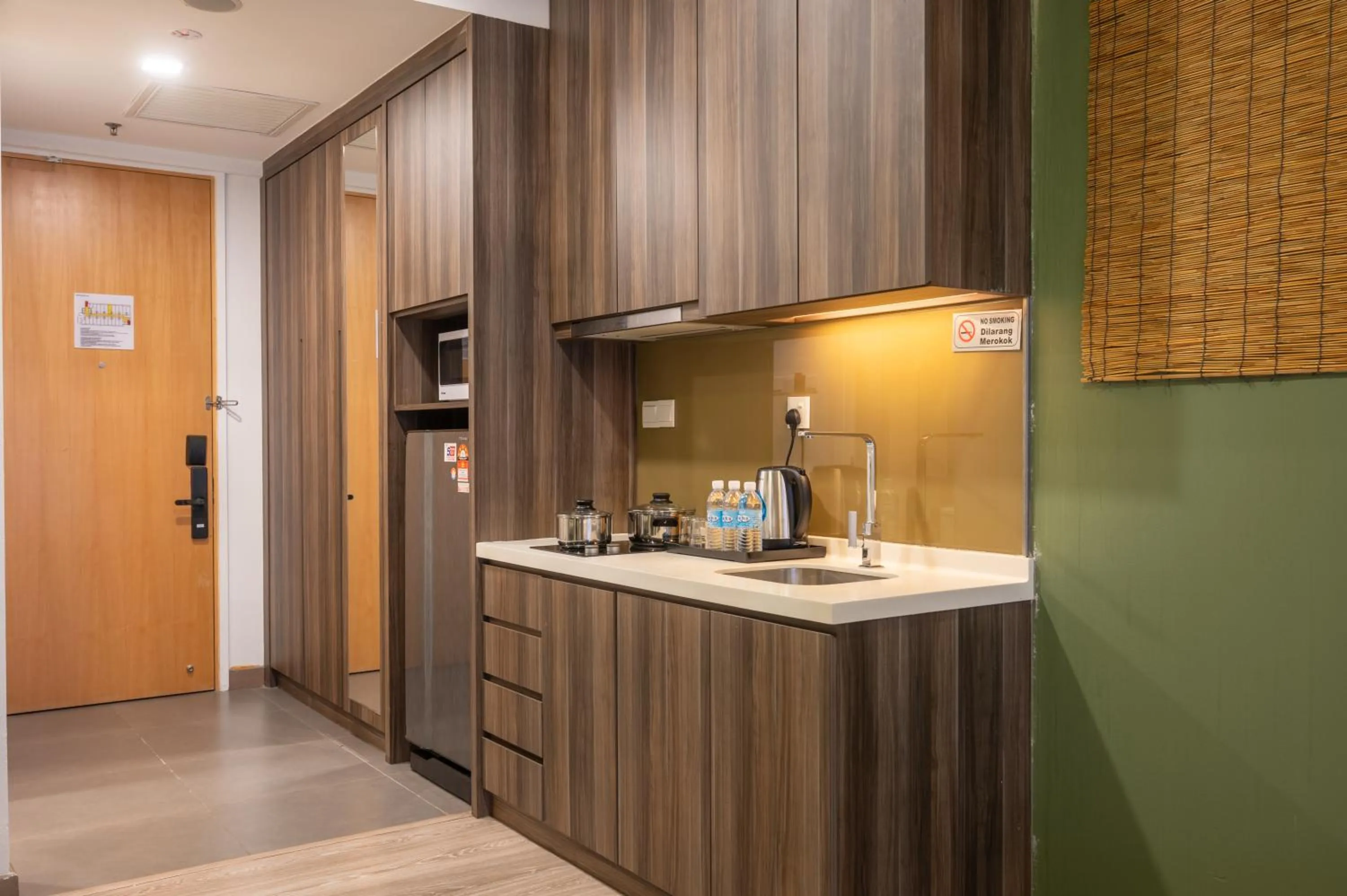 Coffee/tea facilities in Greystone One Bukit Ceylon