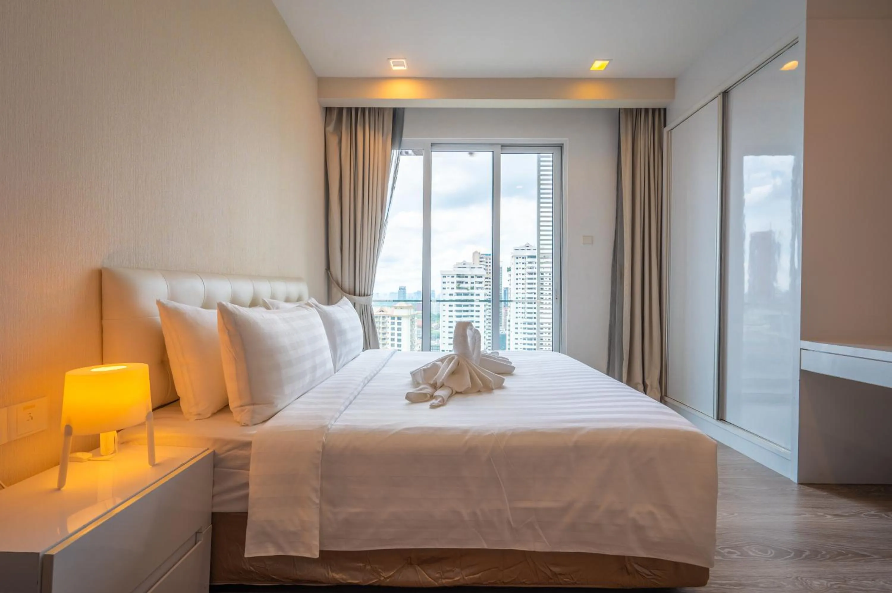 Bed in Greystone One Bukit Ceylon