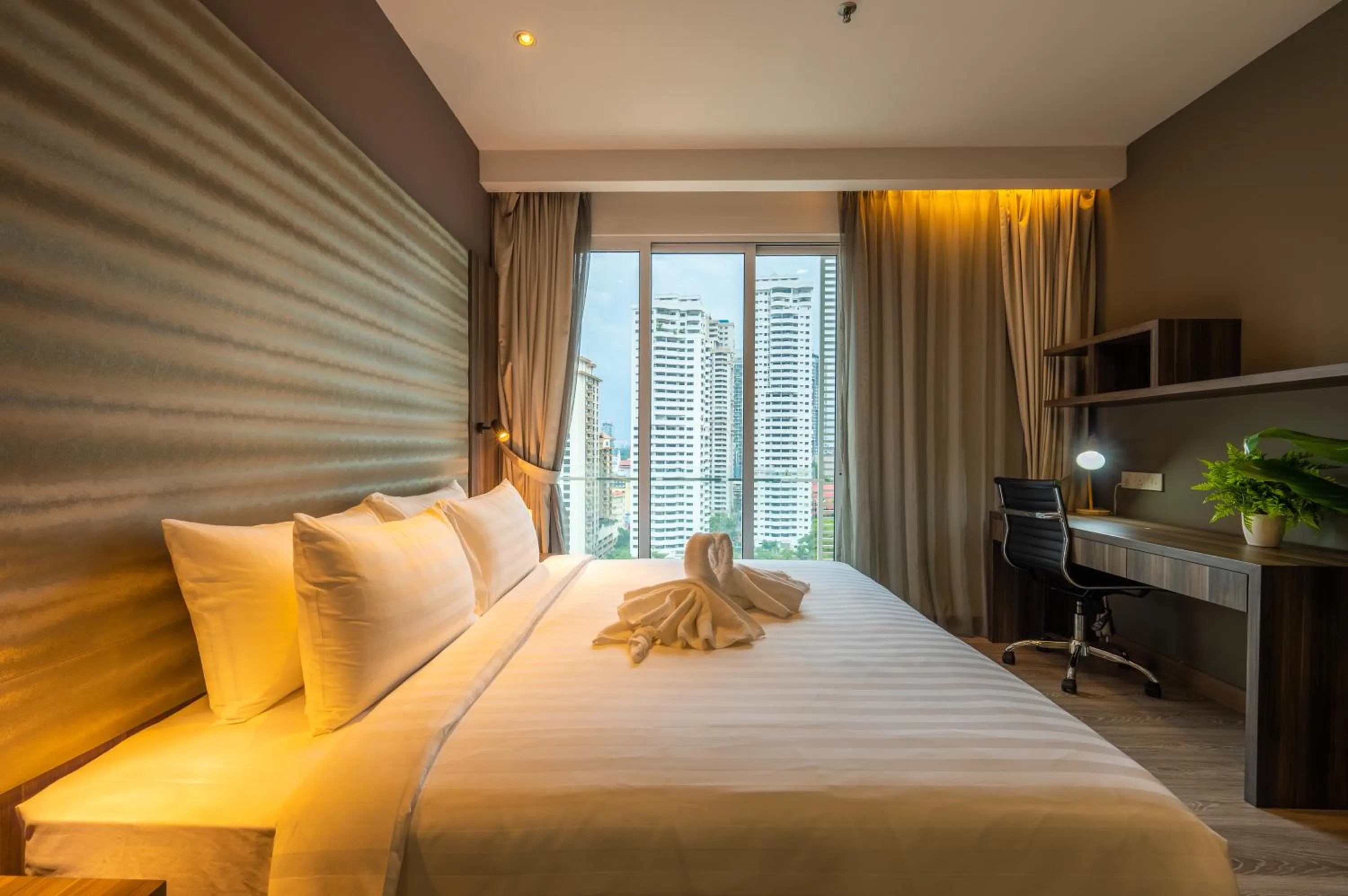 Bed in Greystone One Bukit Ceylon