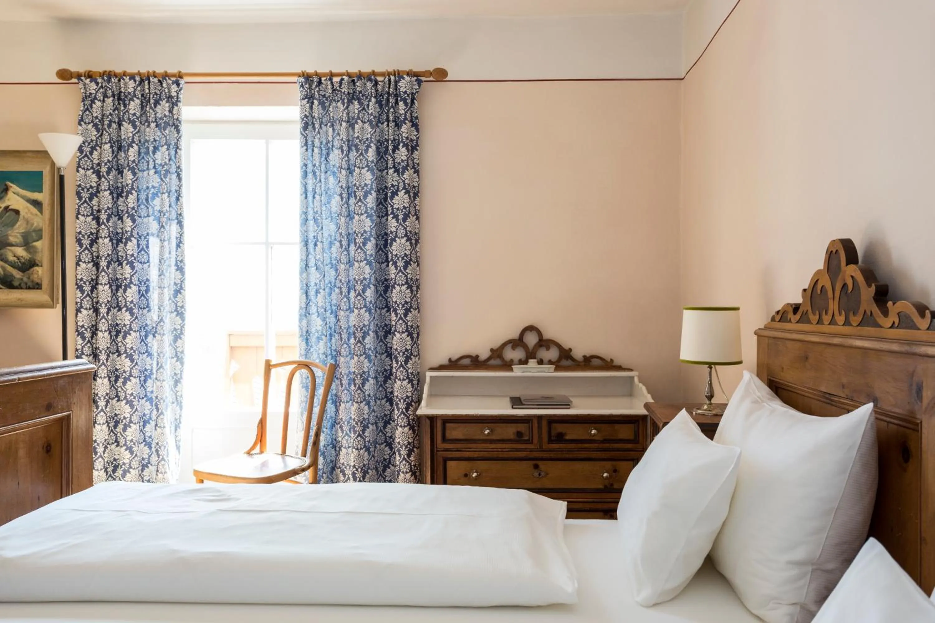 Photo of the whole room, Bed in Der Zirmerhof