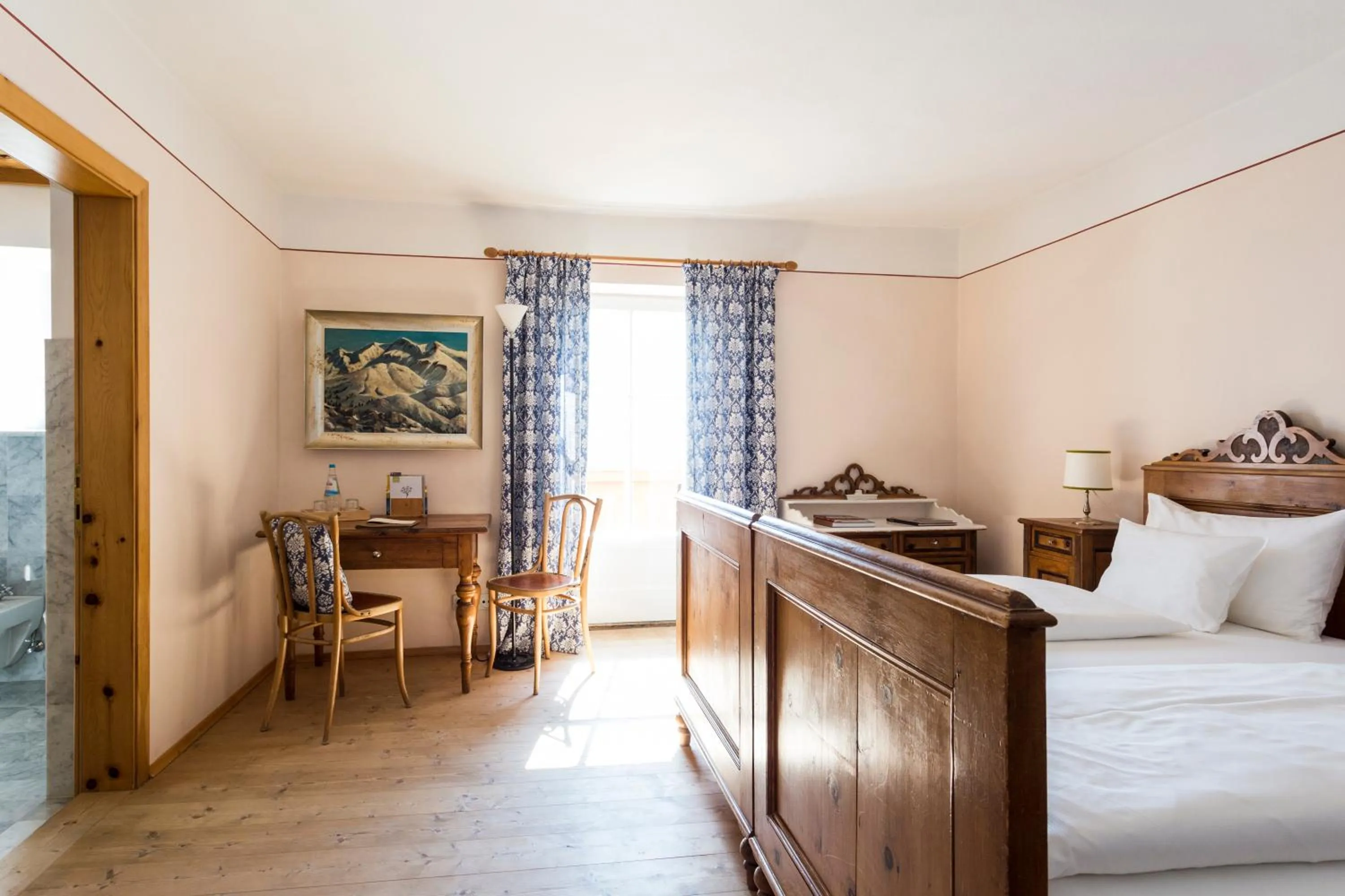 Photo of the whole room, Bed in Der Zirmerhof