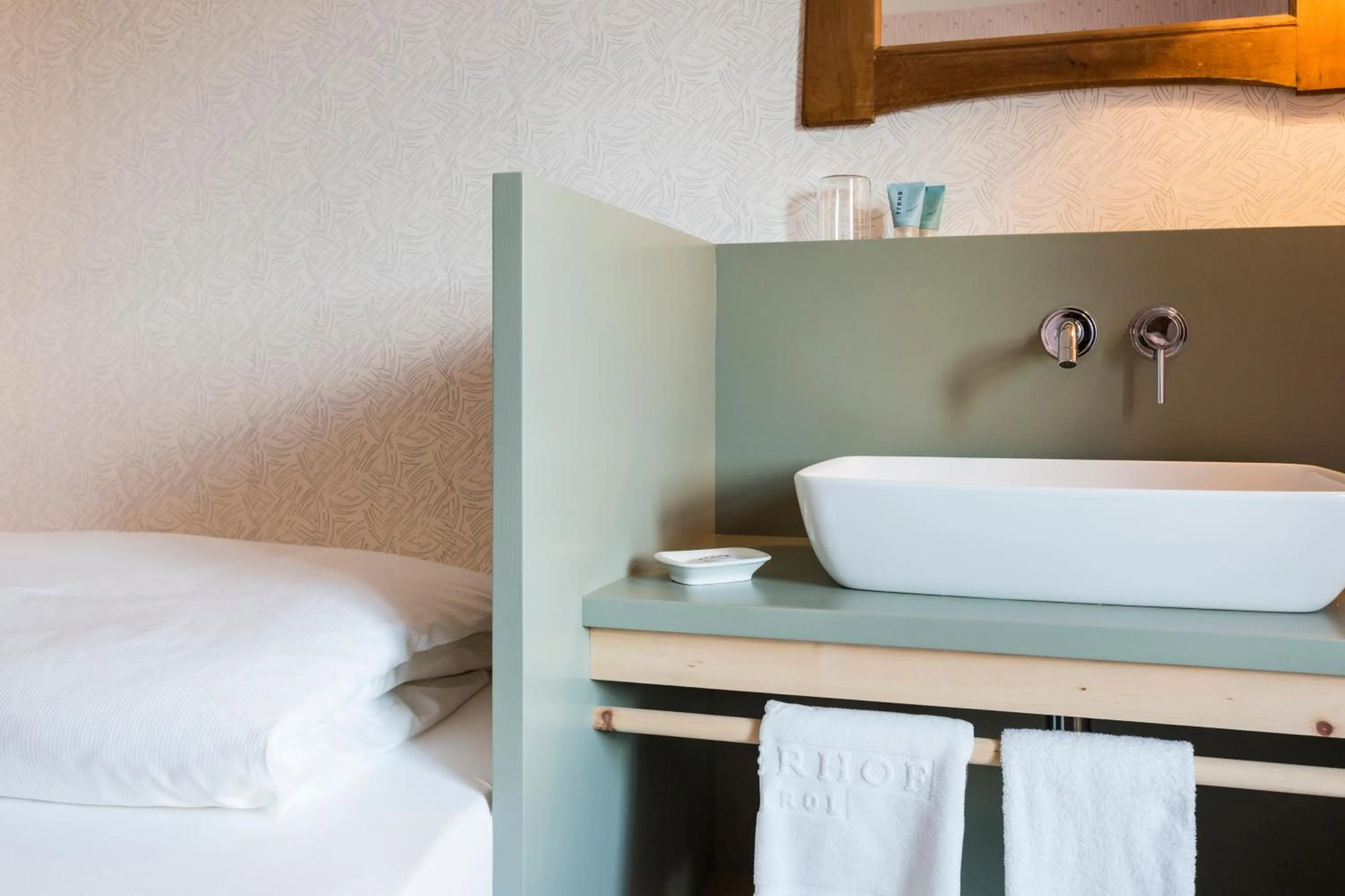 Photo of the whole room, Bed in Der Zirmerhof