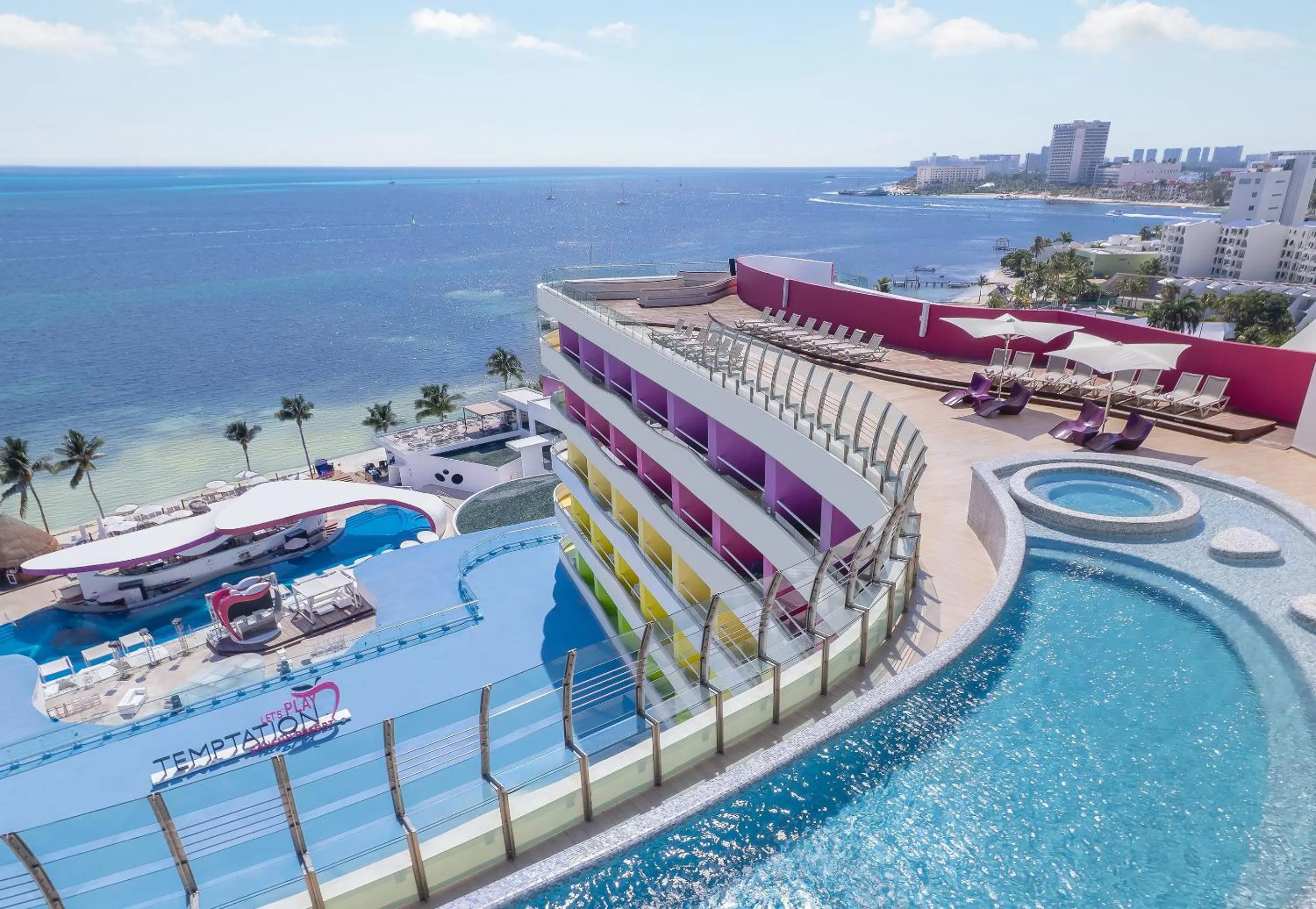 Swimming pool in Temptation Cancun Resort - All Inclusive - Adults Only