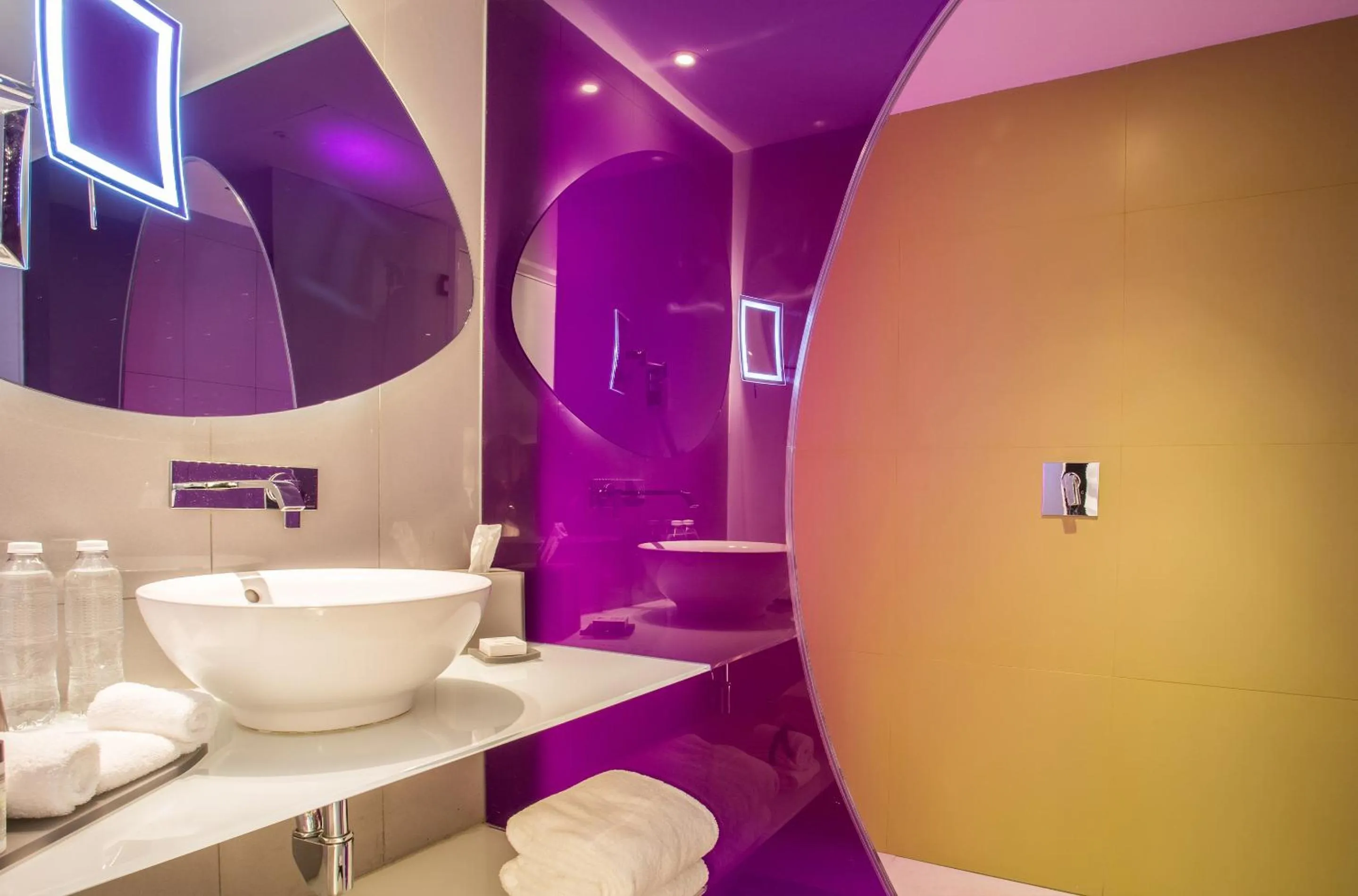 Bathroom in Temptation Cancun Resort - All Inclusive - Adults Only