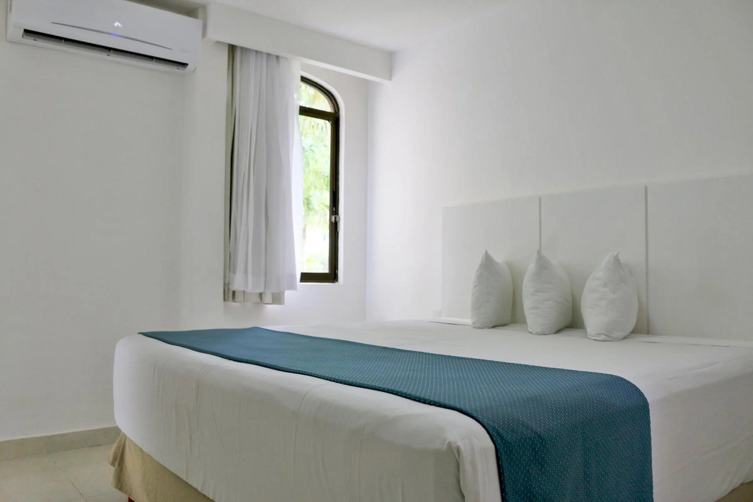 Bed in All Ritmo Cancun Resort & Water Park