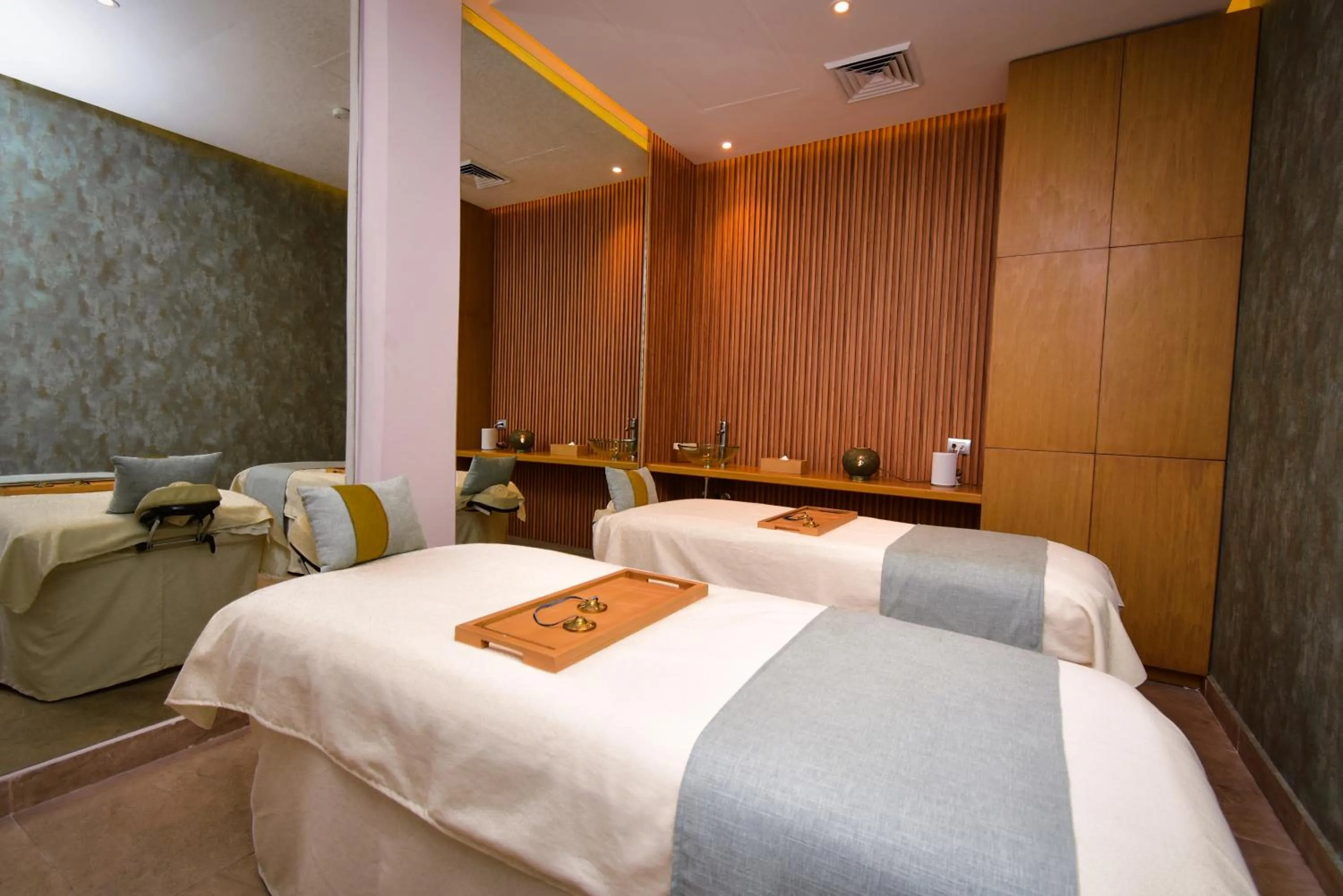 Massage, Bed in Hotel NYX Cancun