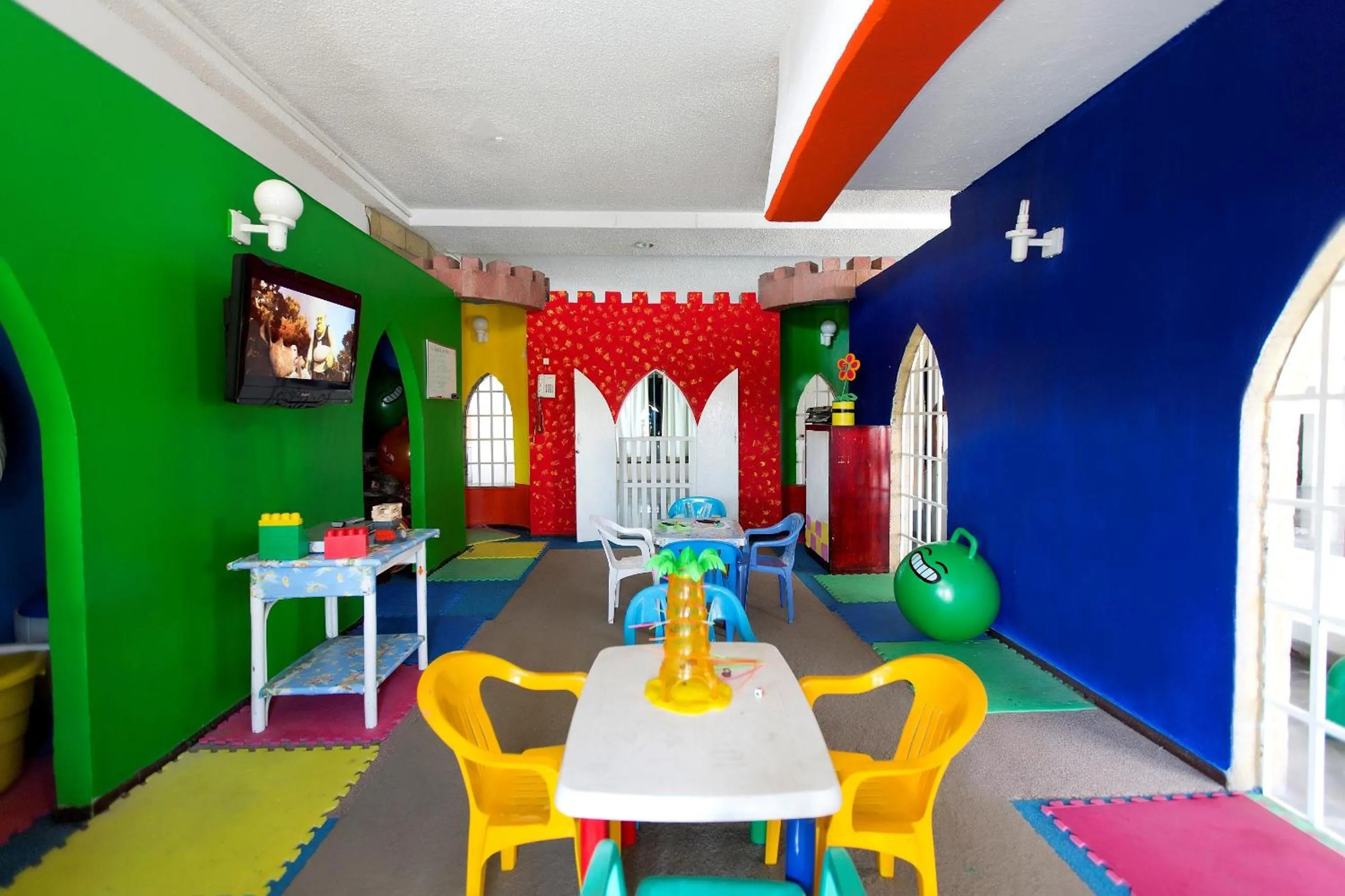 Kids's club in Krystal Beach Acapulco