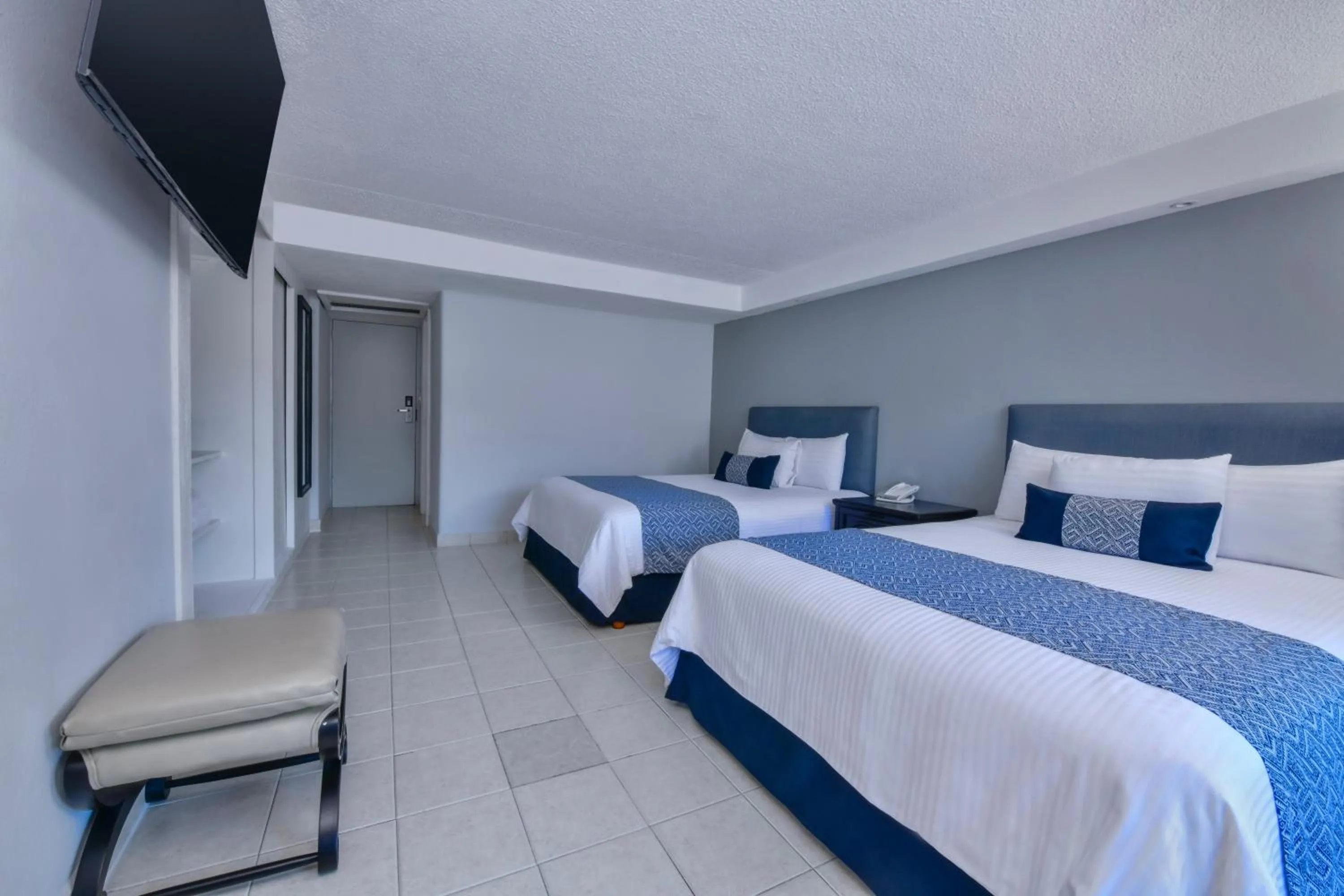 Bed in Krystal Beach Acapulco