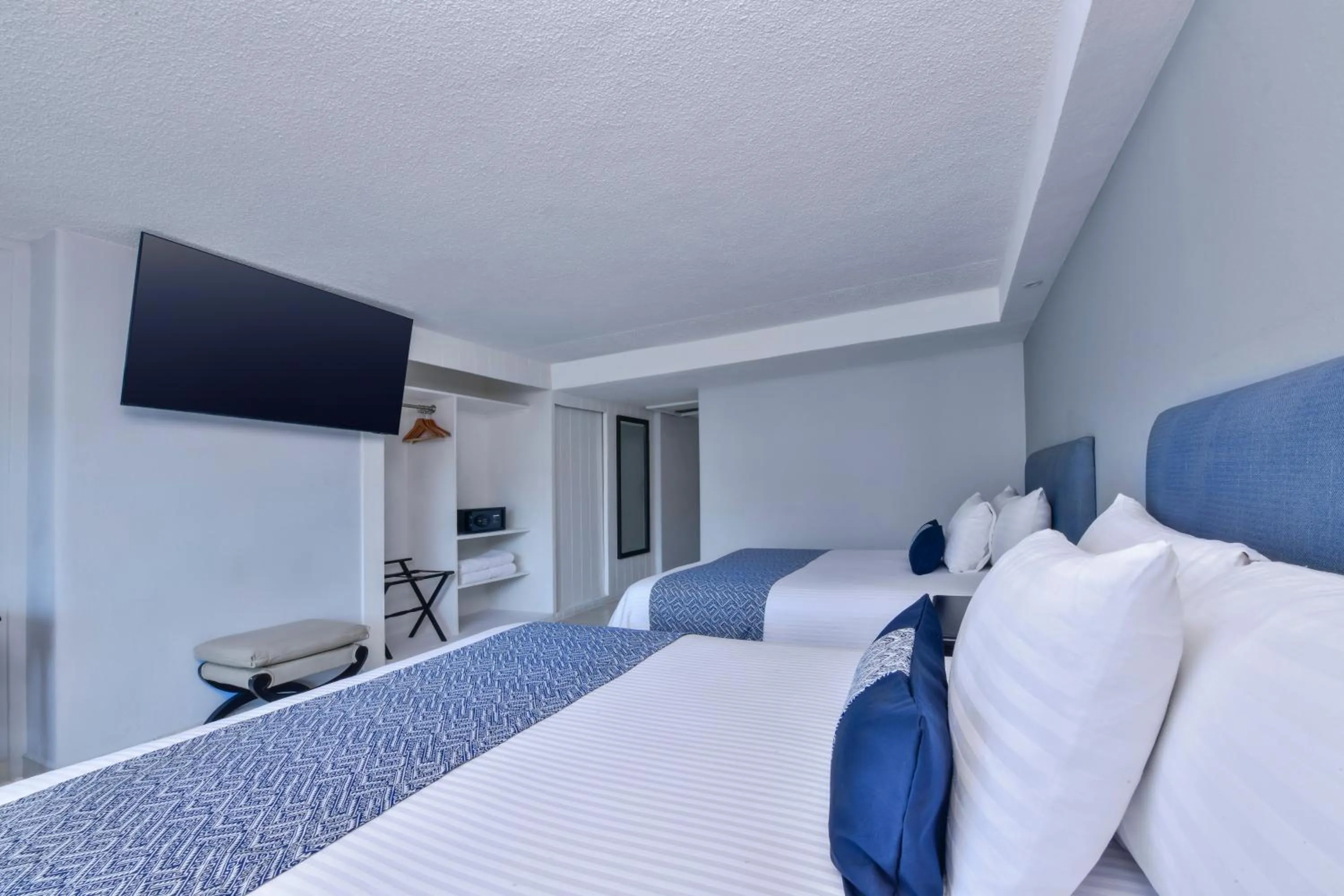 Bed in Krystal Beach Acapulco