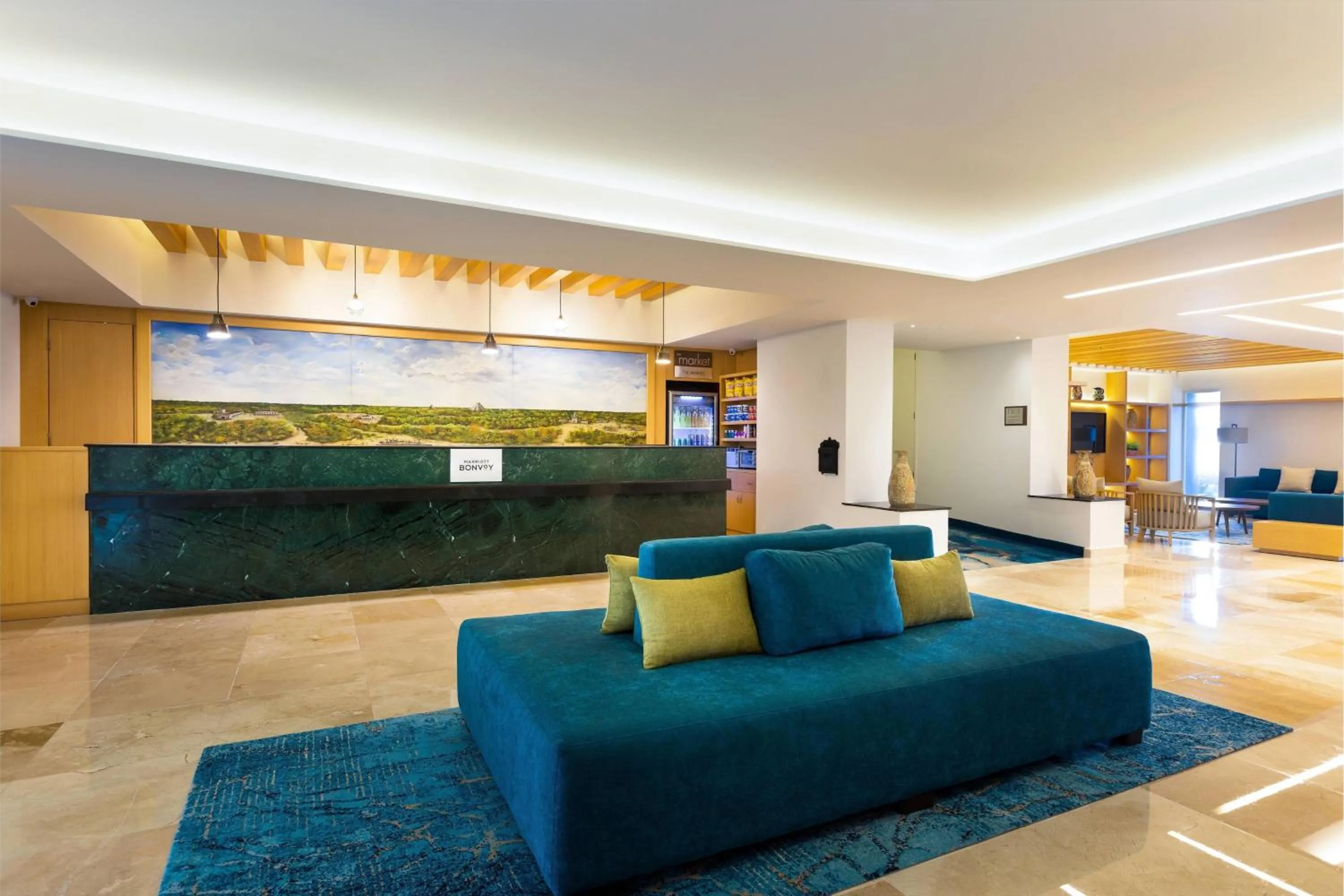 Lobby or reception in Courtyard by Marriott Cancun Airport